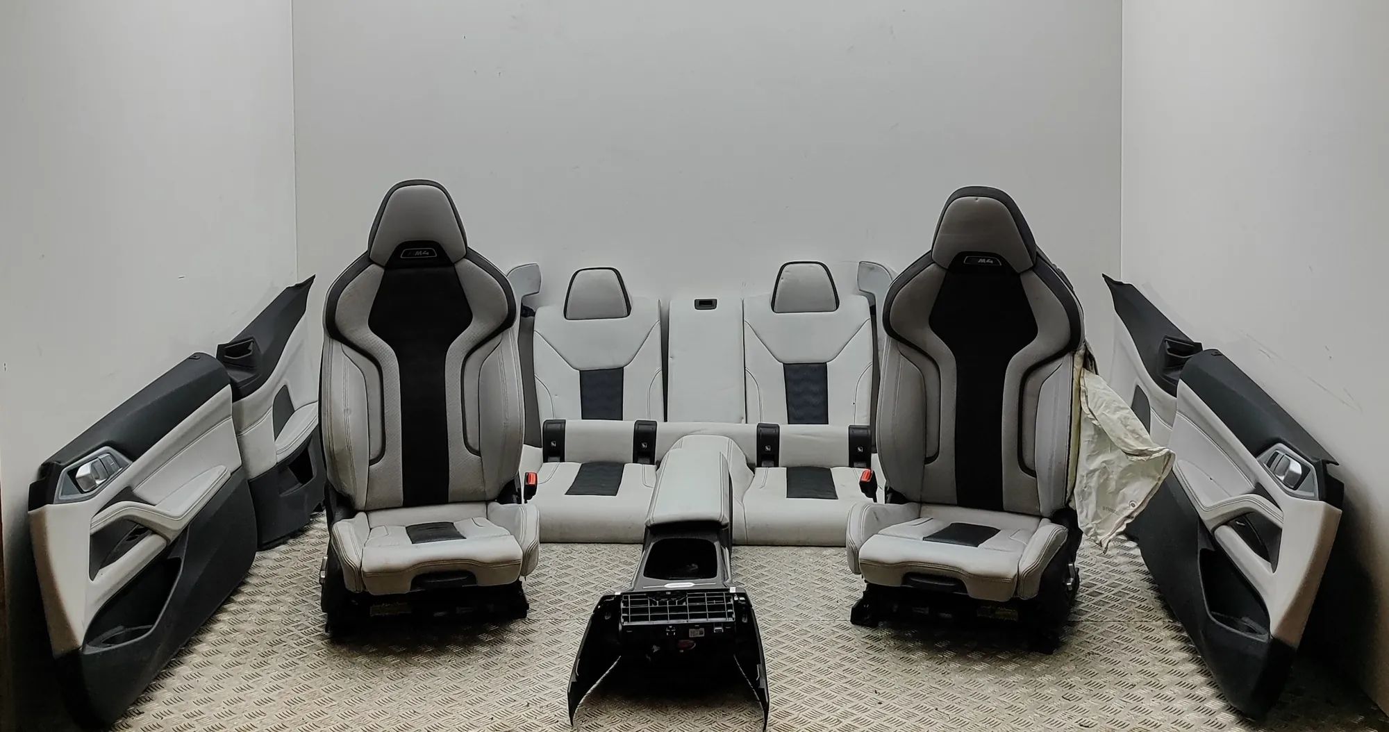 BMW 4 (F32 / F33 / F36) Interior Seats W/ Door Cards Kit