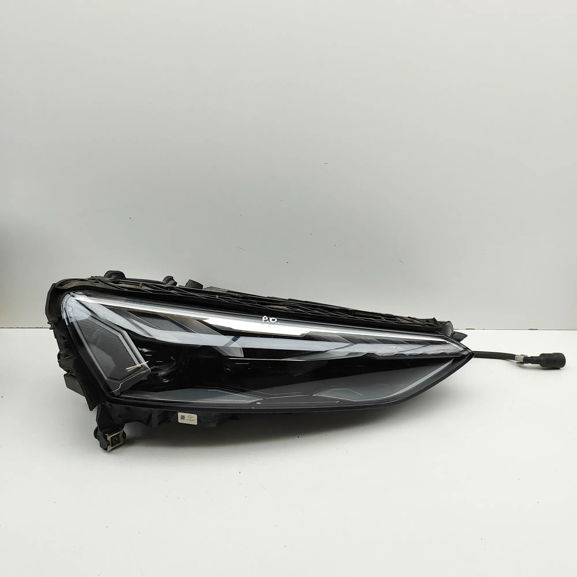 Audi e-tron GT (FW) Front Right Headlight 4J3941036A Front Right Headlight AUDI E-TRON GT...