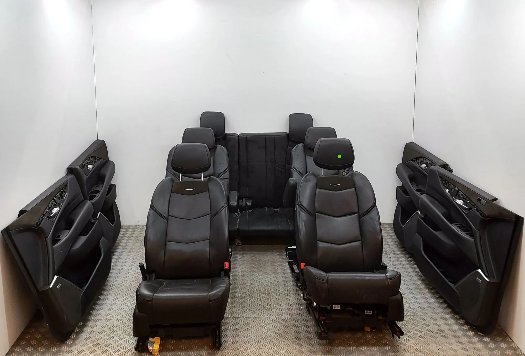 Cadillac Escalade Interior Seats W/ Door Cards Kit Interior Seats W/ Door Cards Kit — CADILLAC ESC...