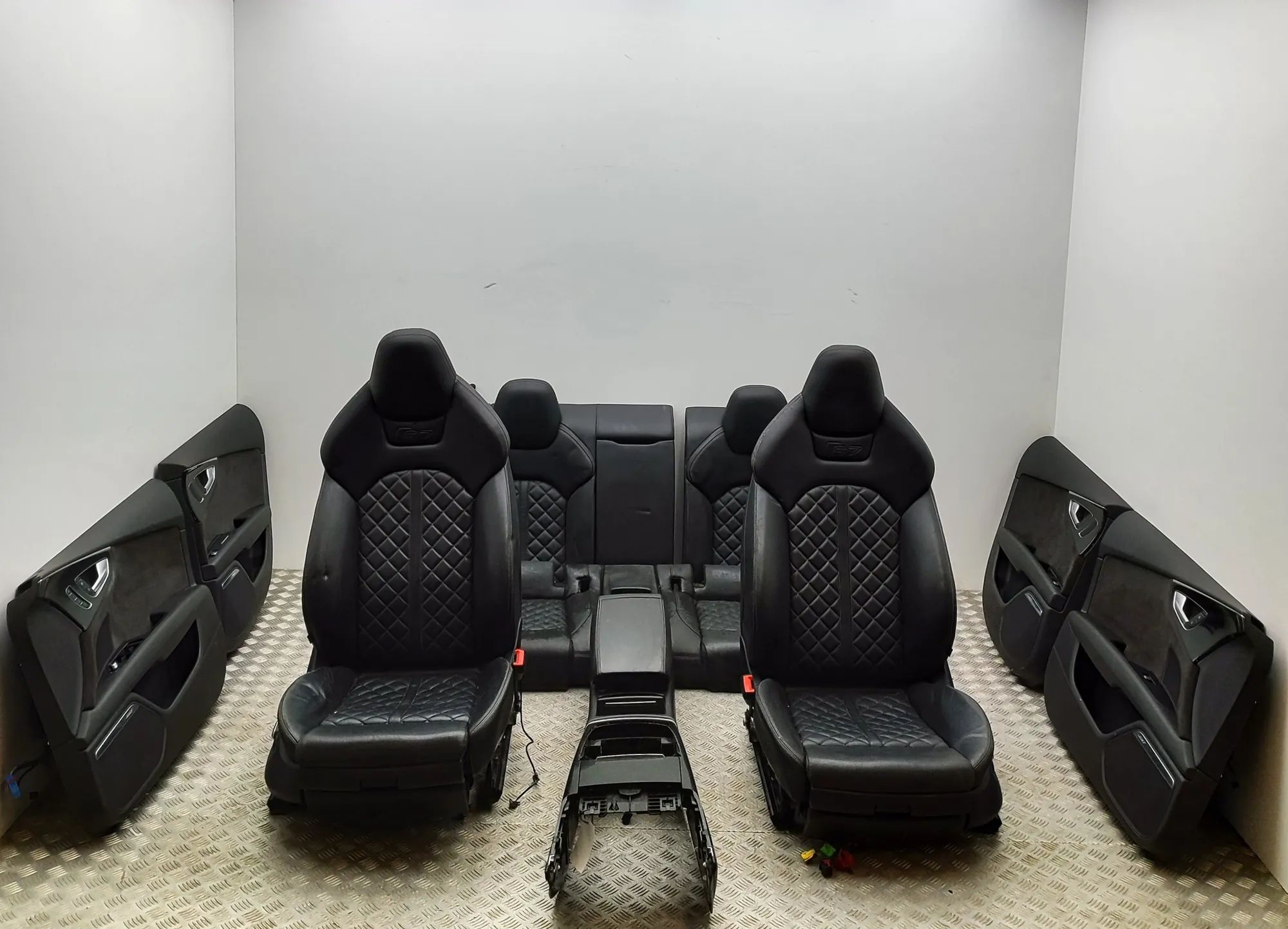 Audi A7 (4G) Interior Seats W/ Door Cards Kit 4G8867105A, 4G8867106A, 4G8867306, 4G8867305 In...