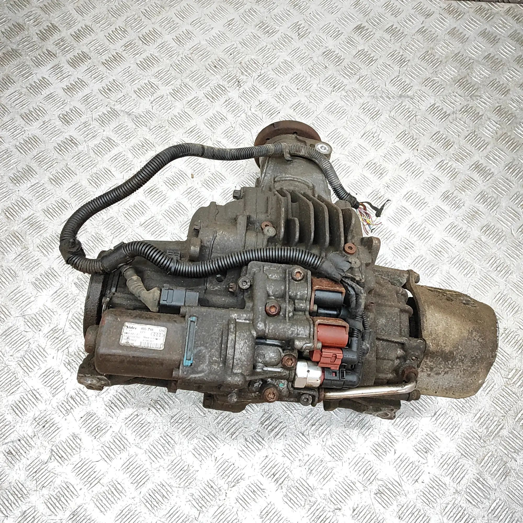 Audi A5 (B8) takatasauspyörästö 8K0927277, 8732101001, 0BF500044 Rear Different...