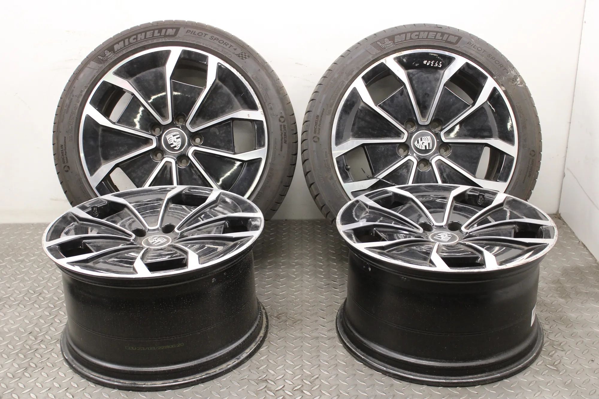 Porsche Taycan Alloy Wheel Set Alloy wheel set — PORSCHE TAYCAN (2019-...) — 9...