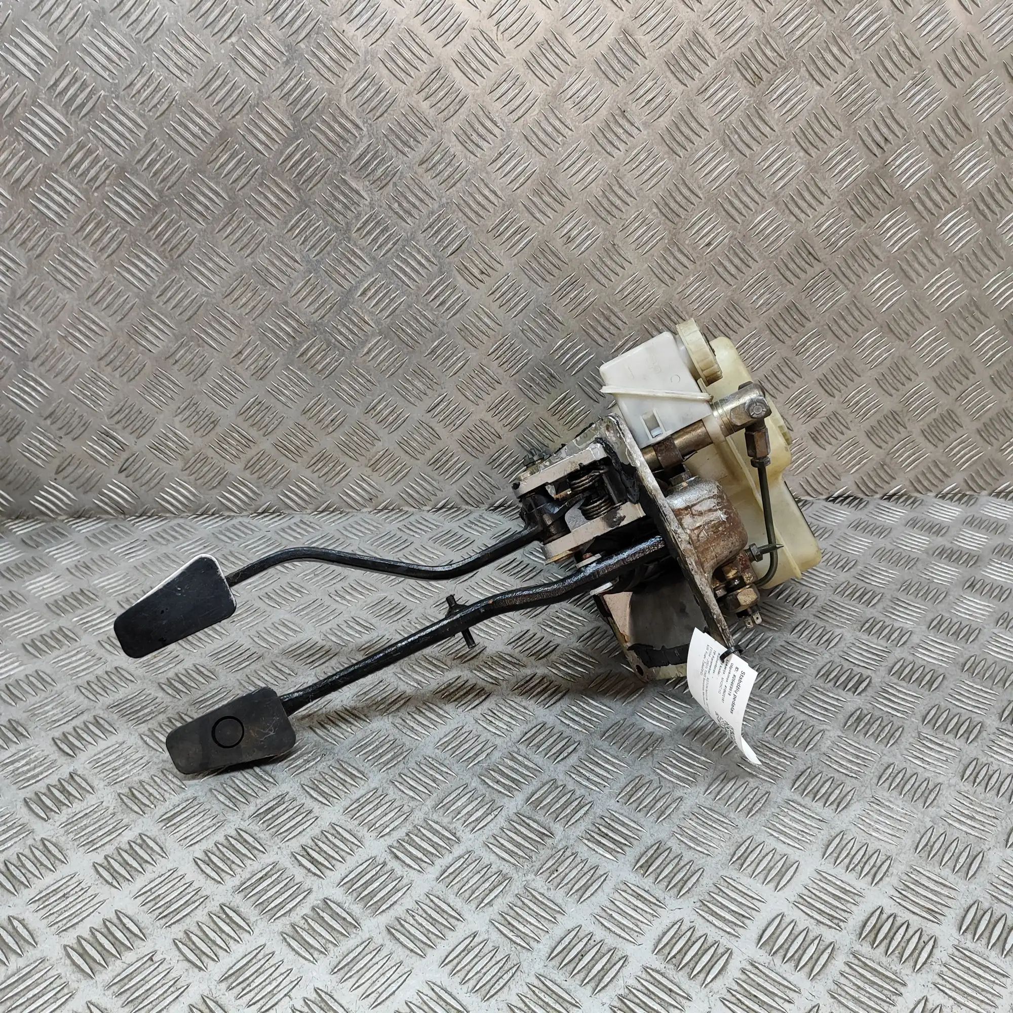 Brake Servo Booster Brand/Model: ASTON MARTIN DB7
Year: 1995
Engine...