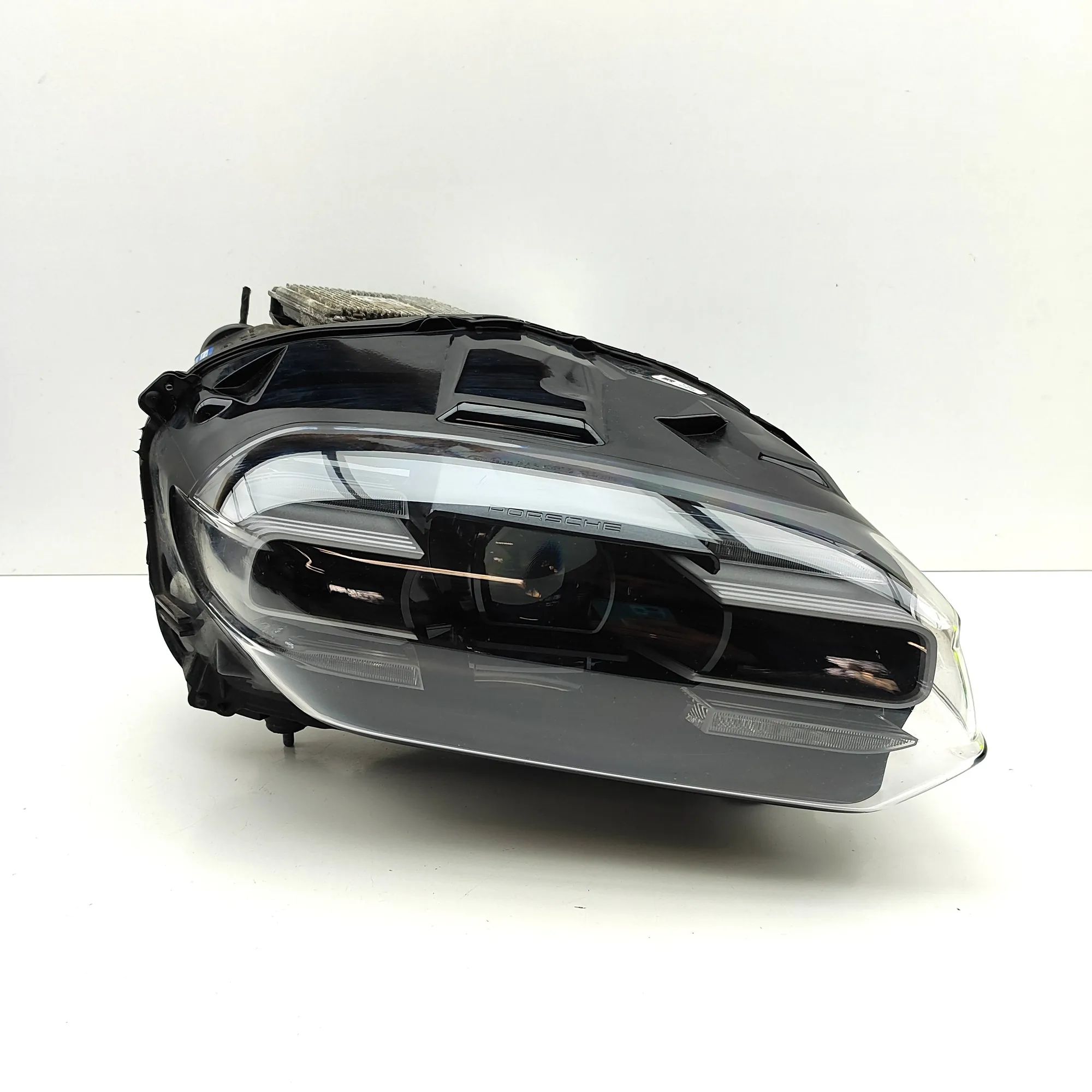 Porsche Taycan Front Right Headlight Front Right Headlight — PORSCHE TAYCAN (2019-.....