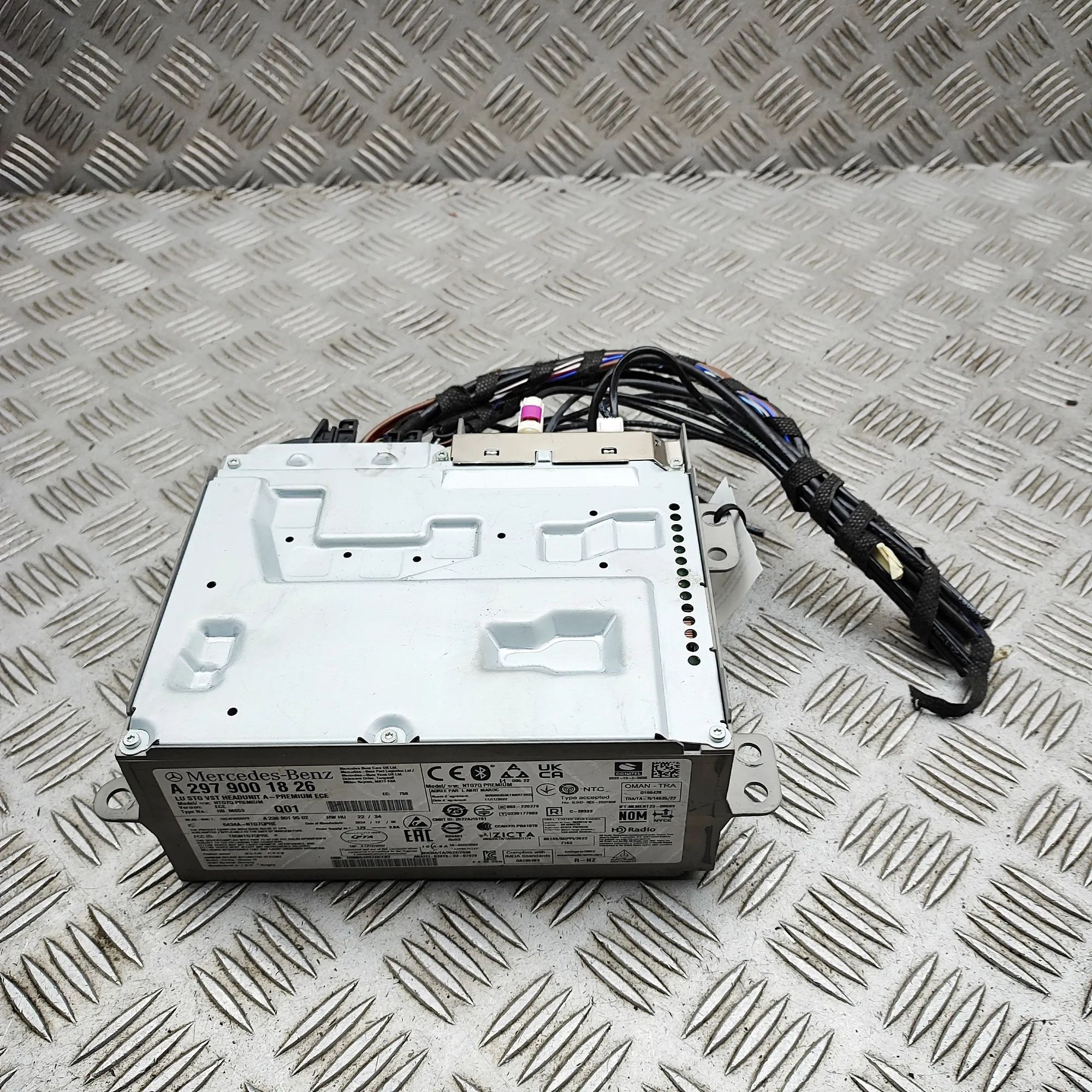 Mercedes-Benz A (W177) Music Navi CD Radio Player Head Unit A2369019502, A2979001826 Music Navi CD Radio Pl...