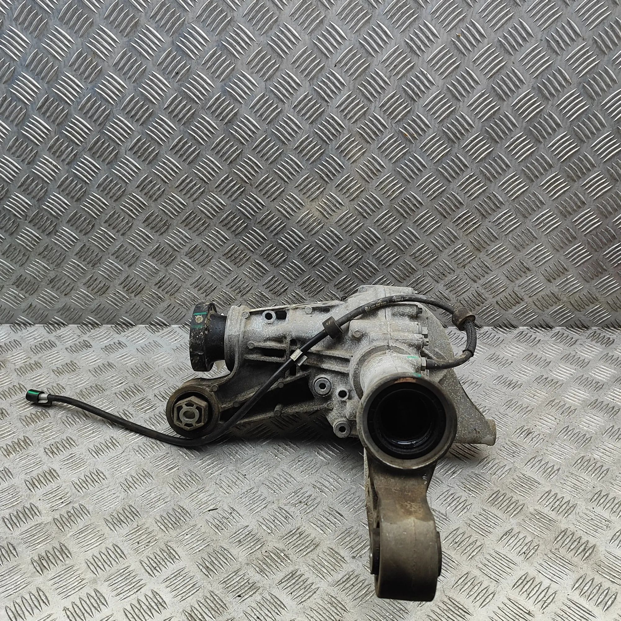 Mercedes-Benz GLE (W167) etutasauspyörästö 4460060795, A1673305100 Front Differential MERC...