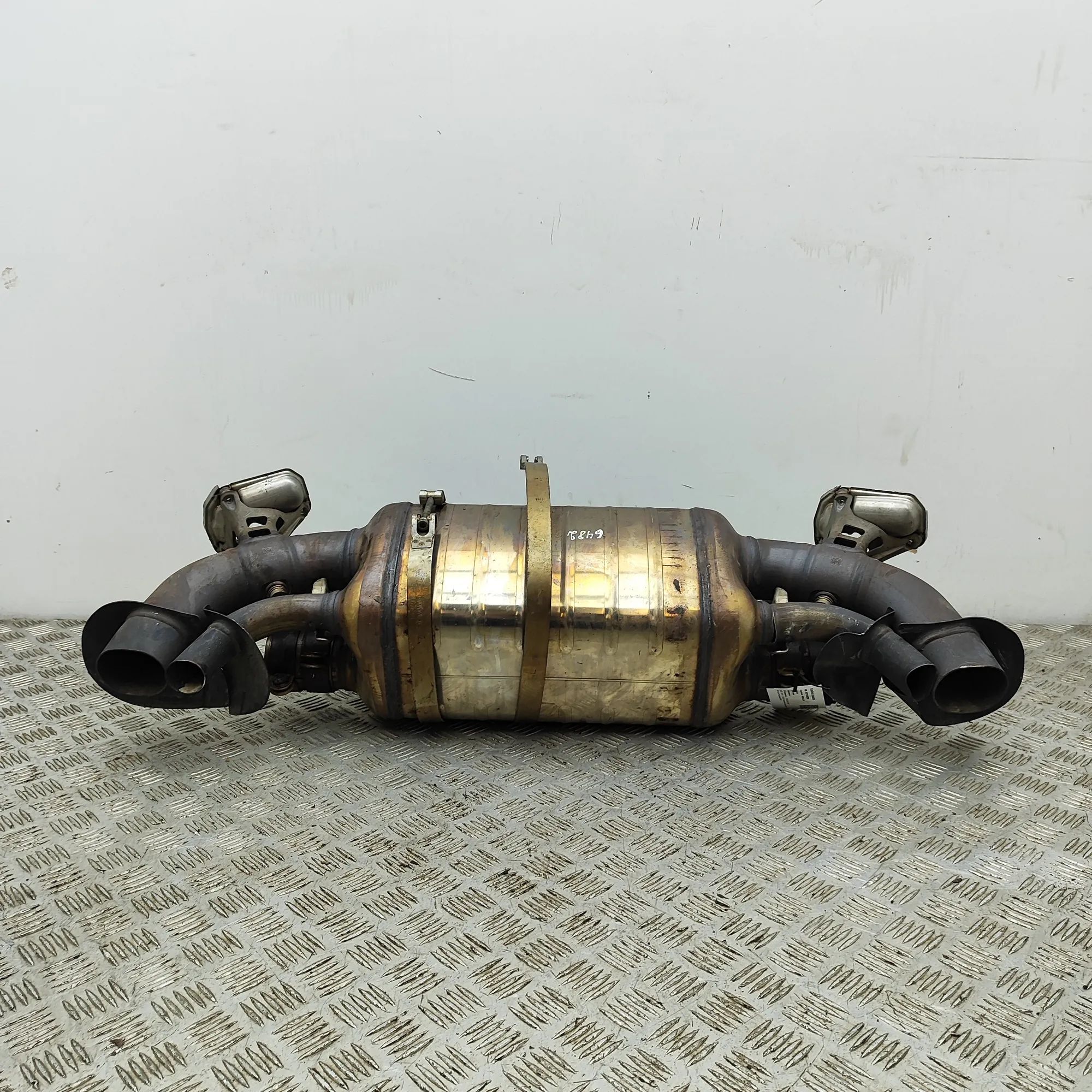 Porsche 911 (992) Rear Exhaust Muffler Rear Exhaust Muffler — PORSCHE 911 (992) (2019-...