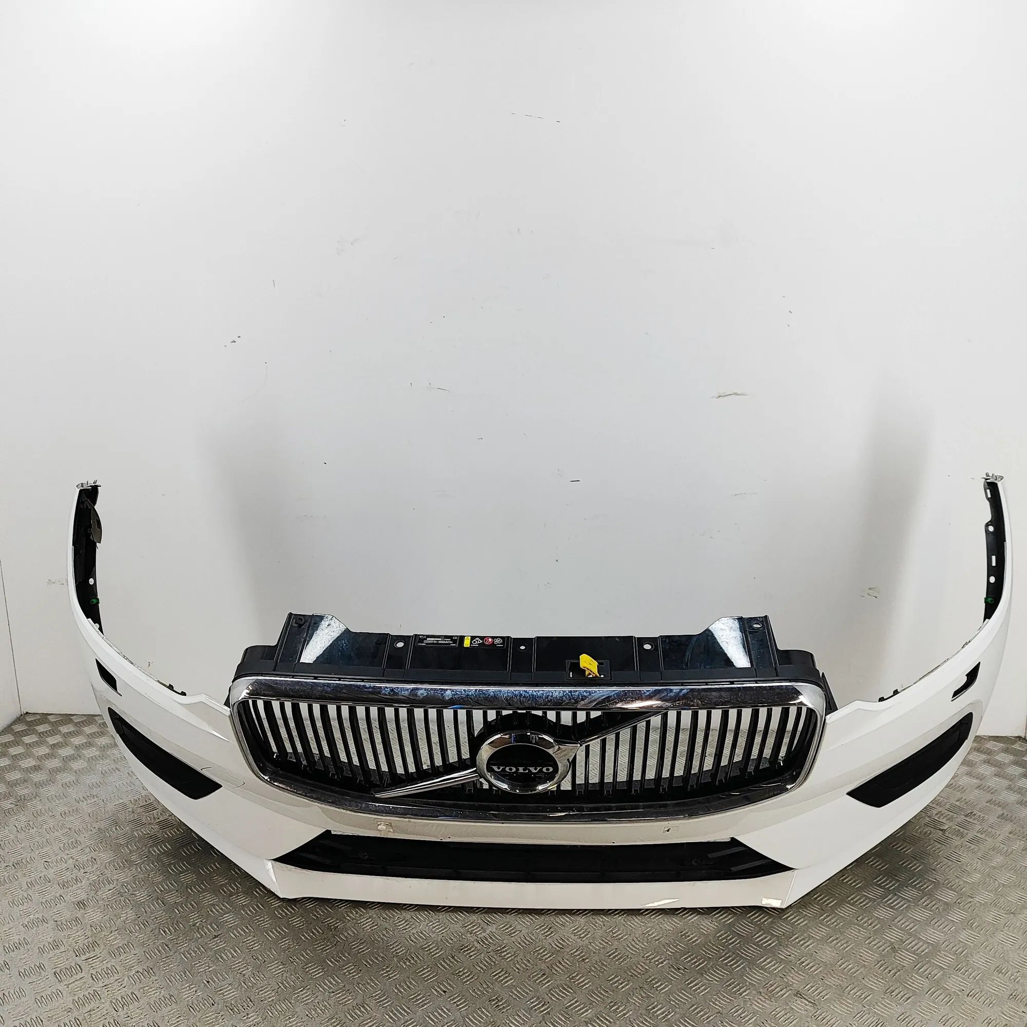 Volvo XC60 front bumper 39848910 Front Bumper VOLVO XC60 (II 246) (2017...