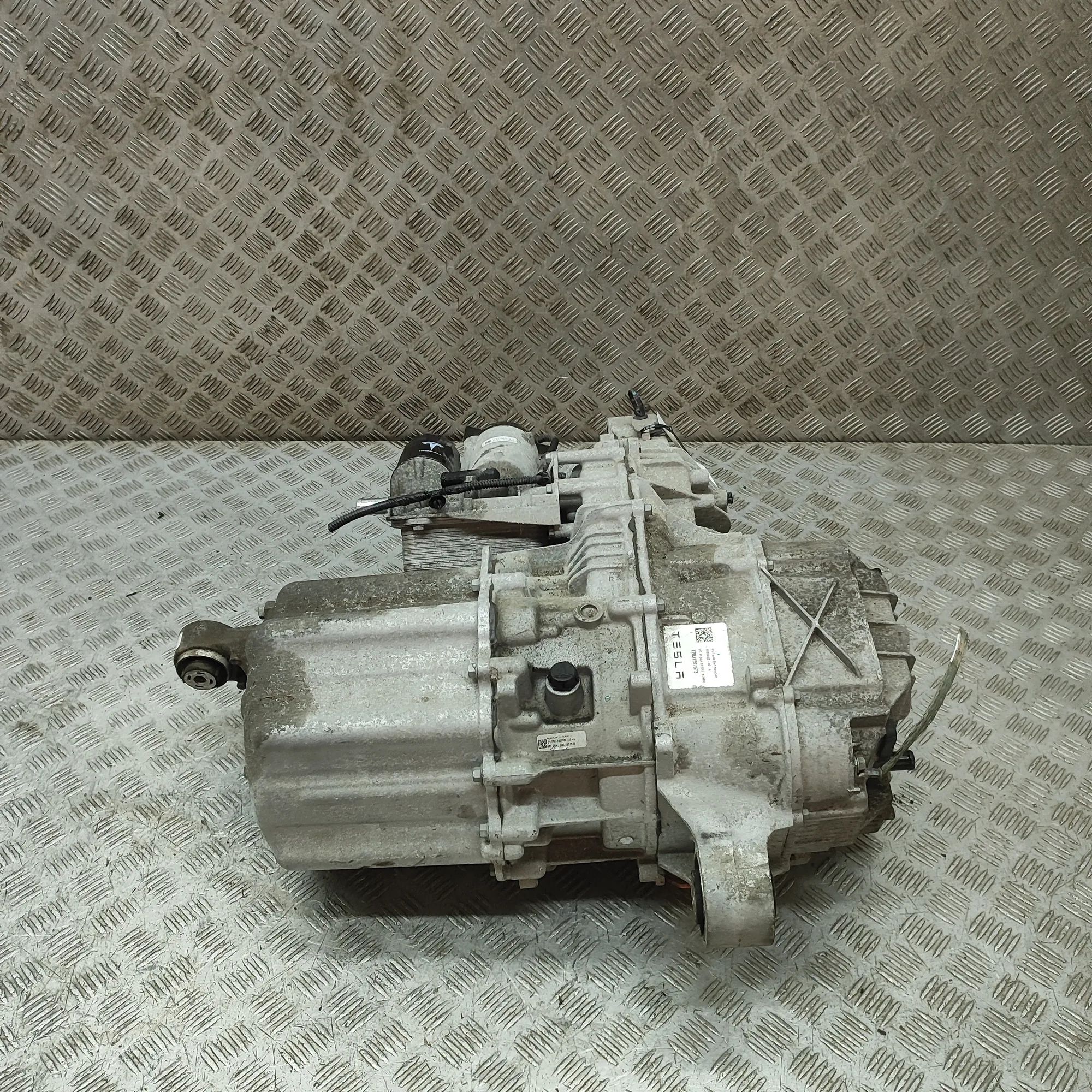 Tesla Model X Electric motor EV 1037000-20-A Electric motor EV TESLA MODEL X (2...