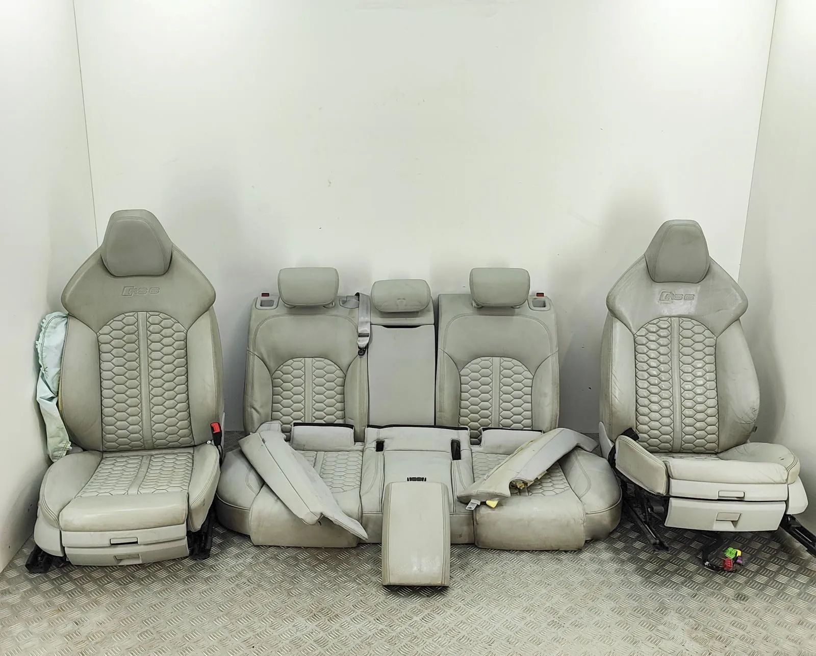 Audi A6 (C7) Interior Seats W/ Door Cards Kit 4G0885375B, 4G0885703 Interior Seats W/ Door Ca...