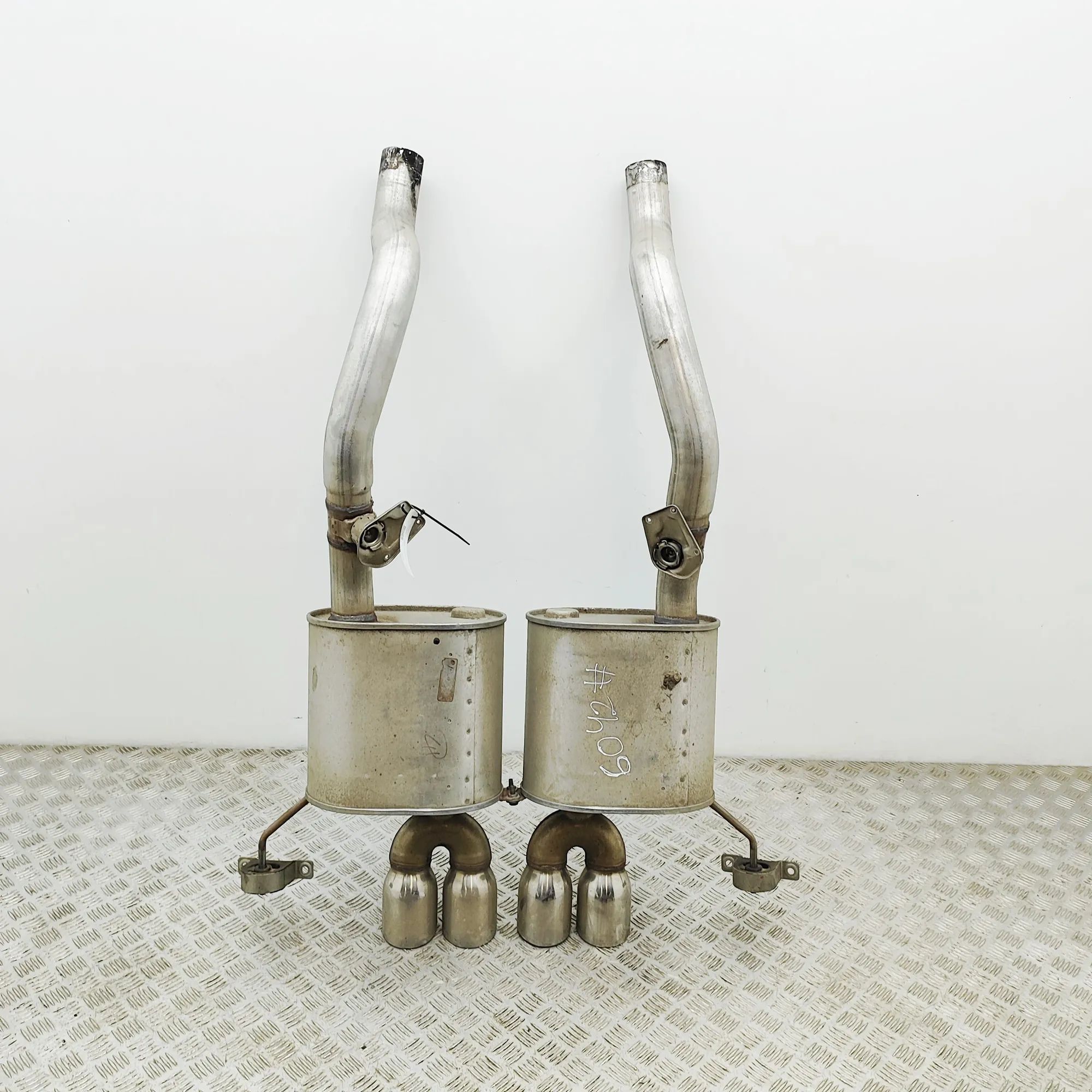 Chevrolet Corvette (C7) Rear Exhaust Muffler 82241248 Rear Exhaust Muffler CHEVROLET CORVETT...