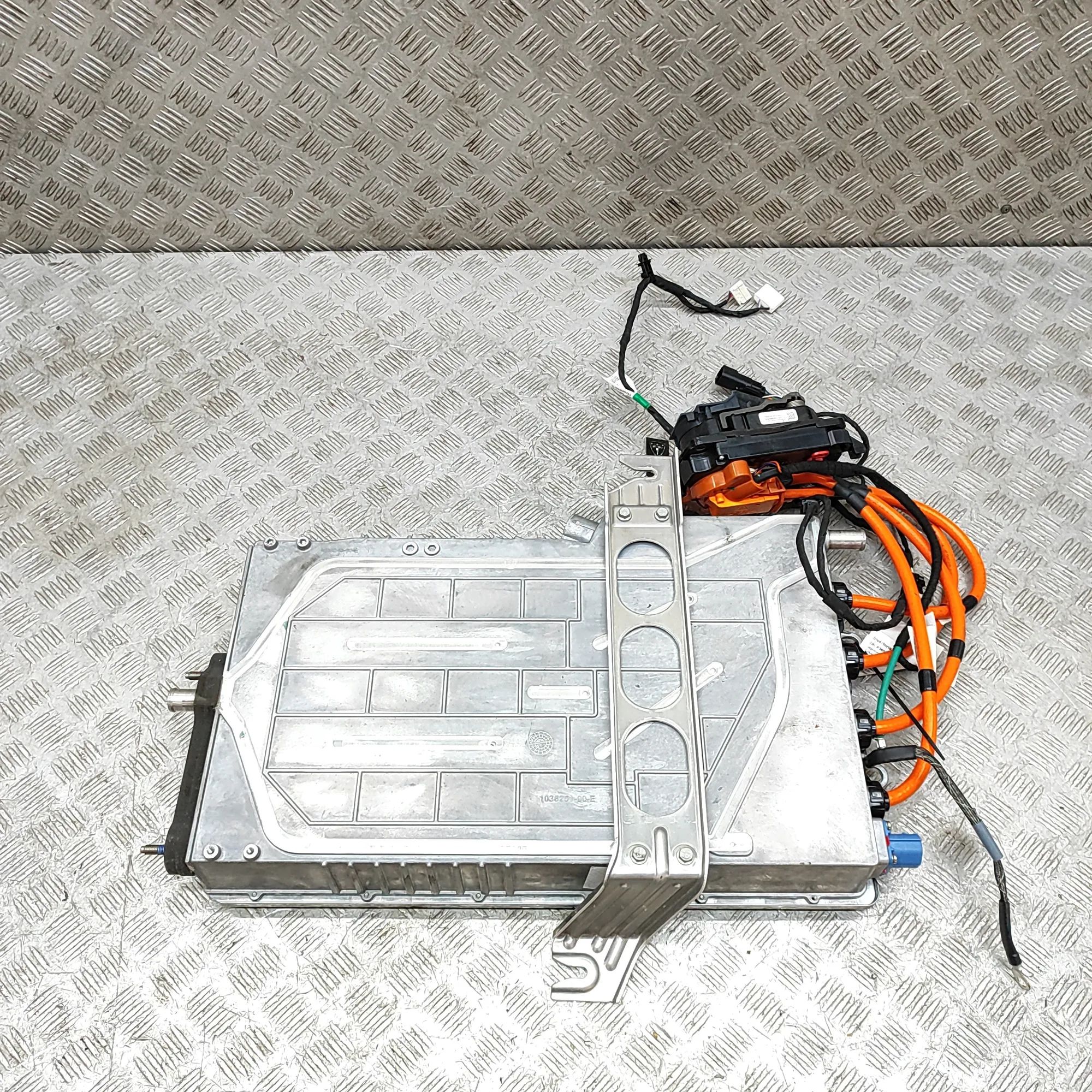 Tesla Model X Inverter 1038251-00-E, 1061353-00-E, 1055139-01-B Invert...