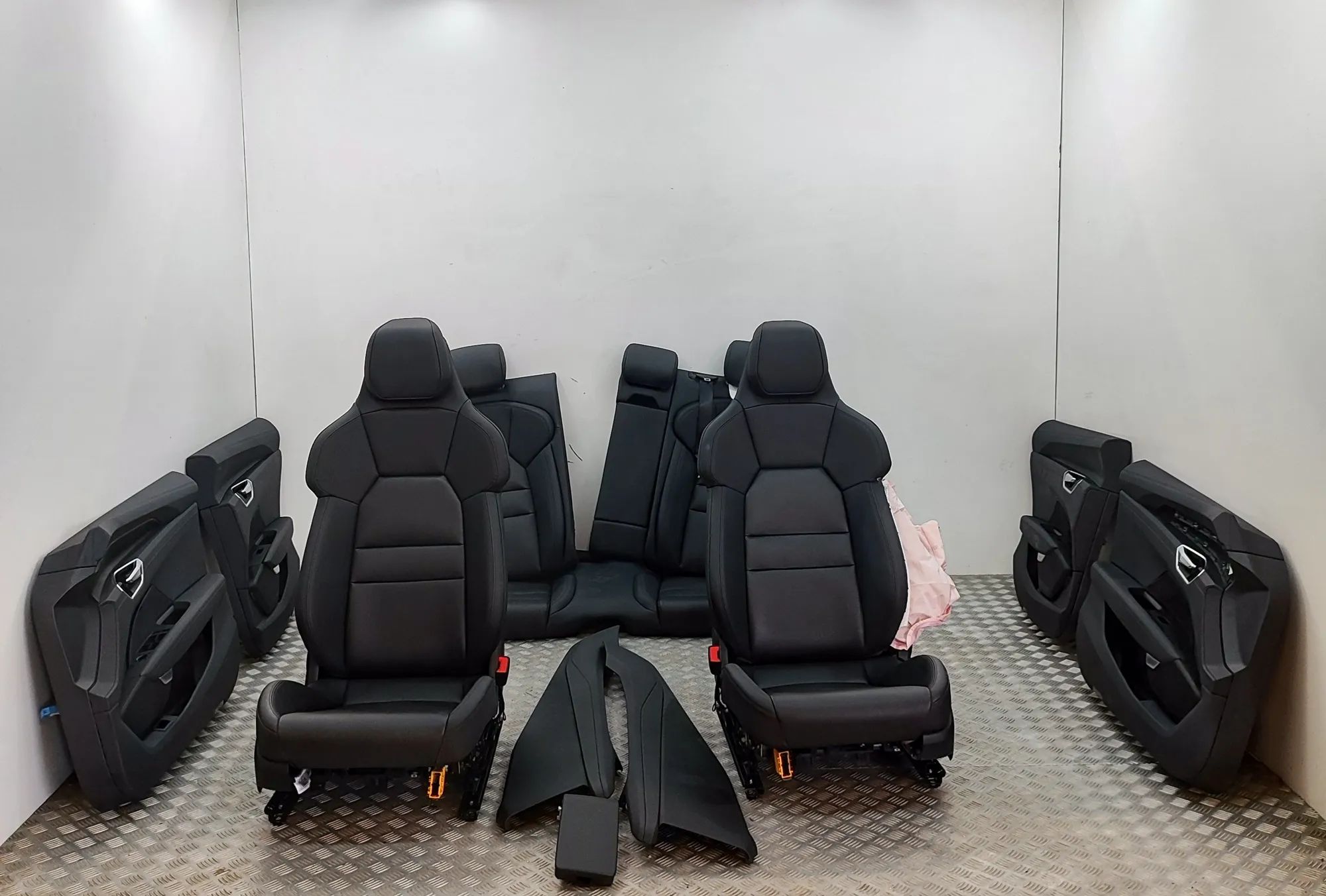Audi e-tron GT (FW) Interior Seats W/ Door Cards Kit 4J3867306, 7J3868018, 4J3867106, 4J3868068 Inte...