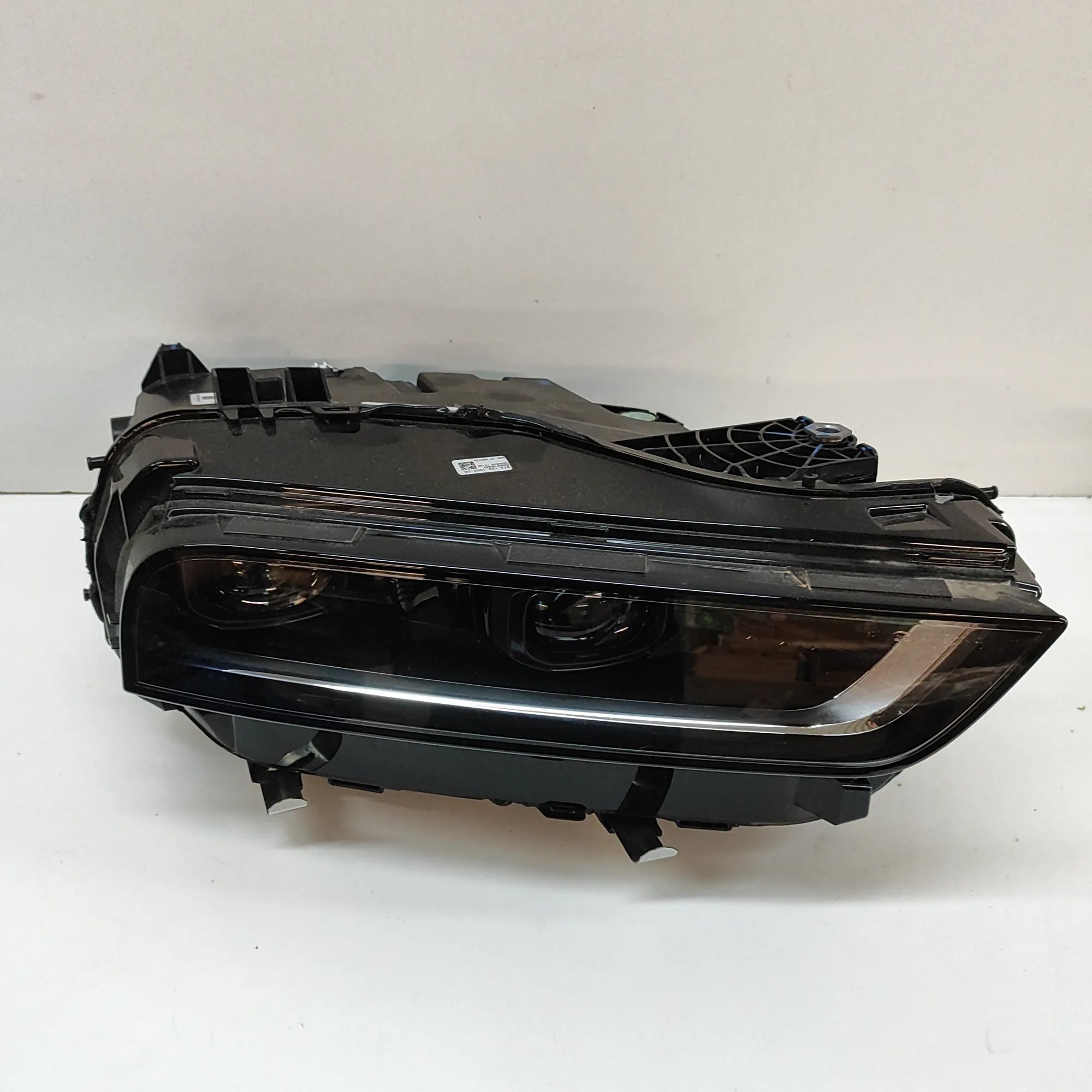 BMW X7 (G07) Front Right Headlight
