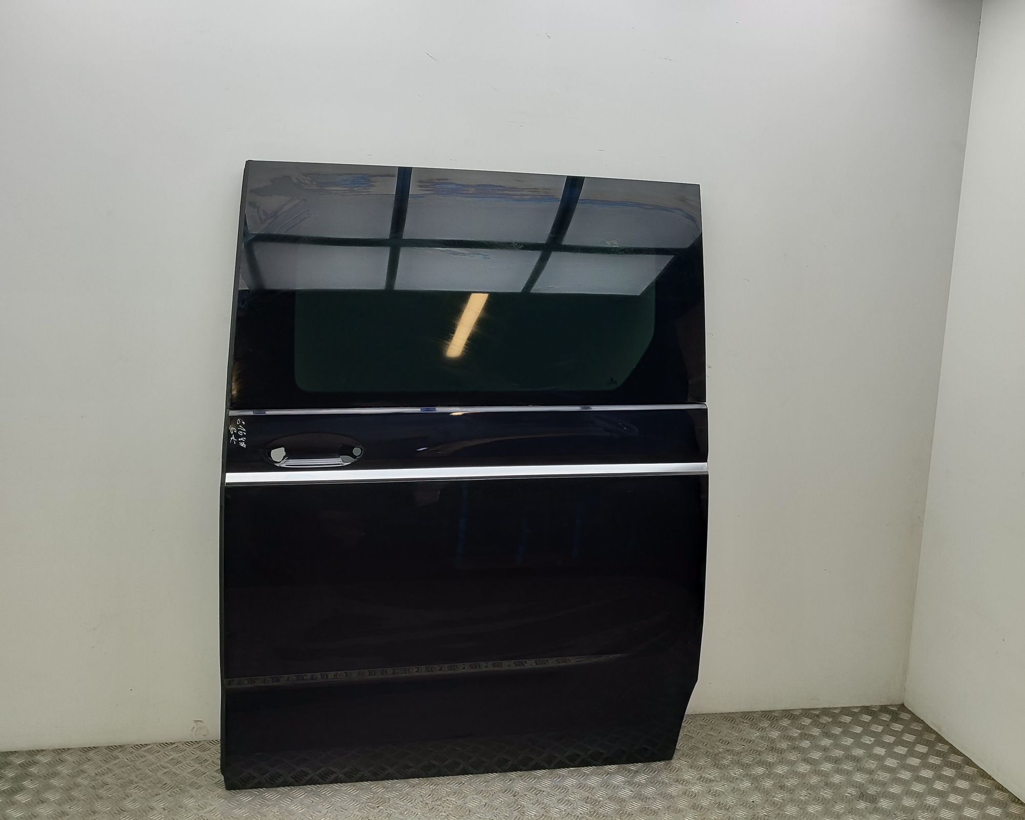Volkswagen Multivan (T7) Left Side Sliding Door 7T0843107P, 7T1845301C Left Side Sliding Door V...