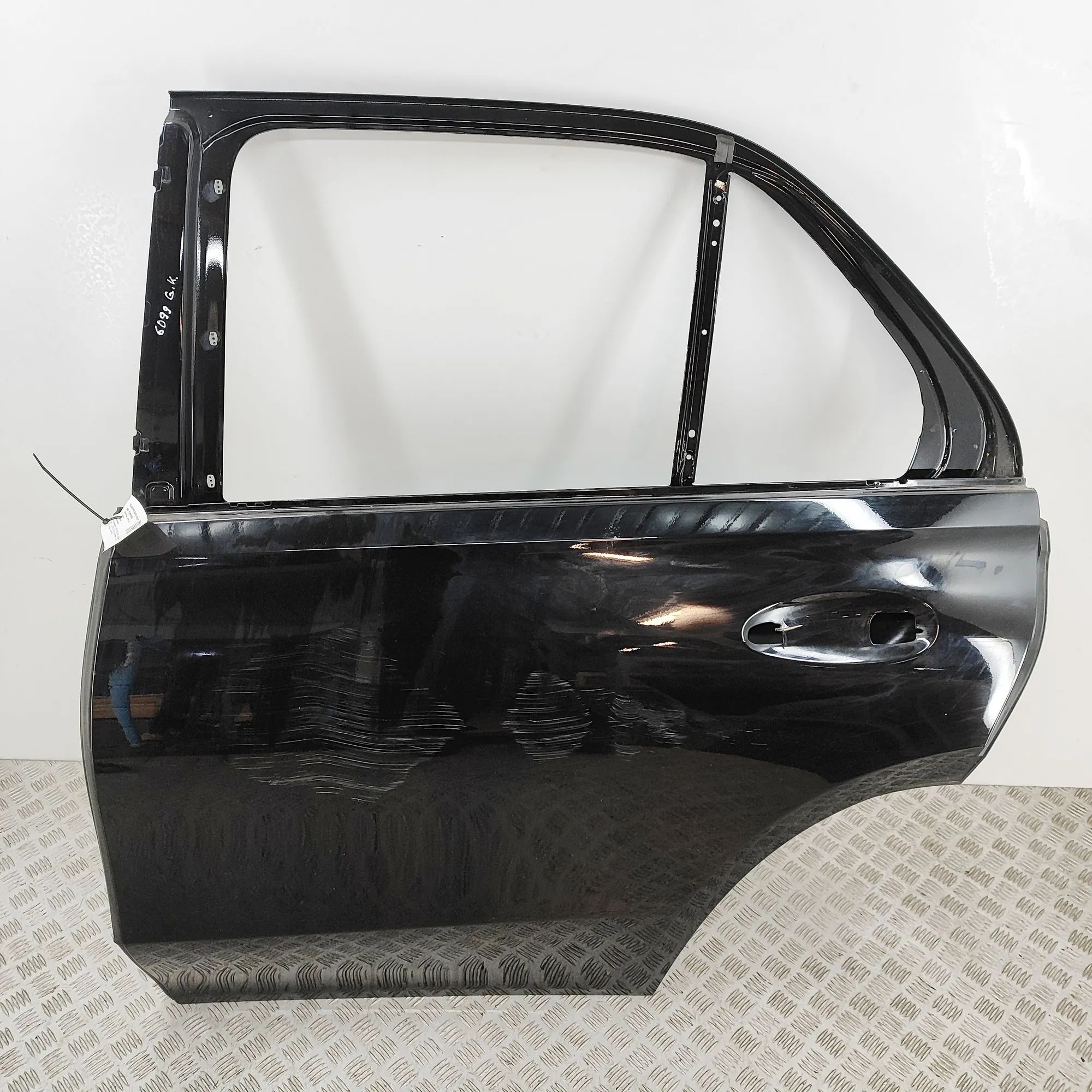 Mercedes-Benz GLE (W167) Rear Left Door A1677308111 Rear Left Door MERCEDES-BENZ GLE (W...