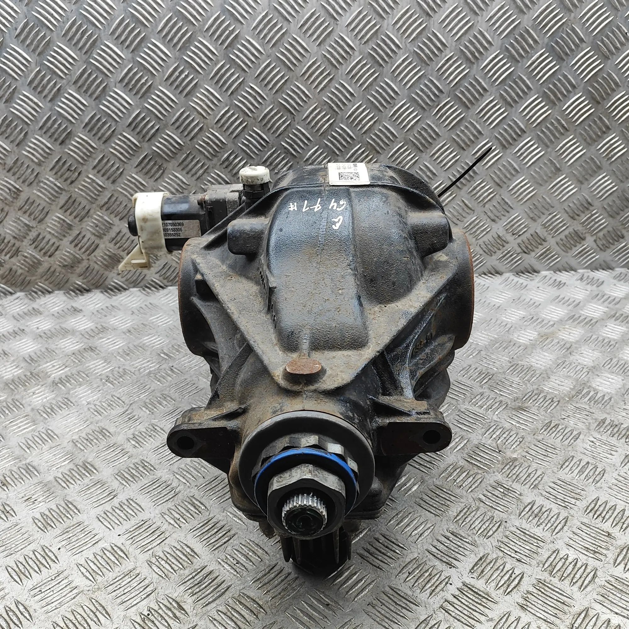 BMW 4 (F32 / F33 / F36) takatasauspyörästö 8043634, 8043633, 8091533, 8747239 Rear Differe...