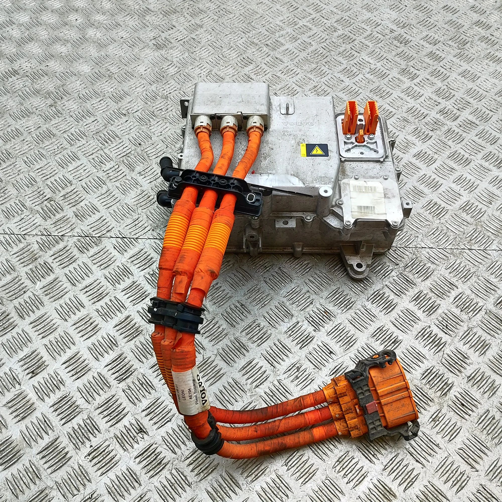 Volvo XC40 / EX40 Invertteri 32362862 Inverter VOLVO XC40 (536) (2017-...)

...
