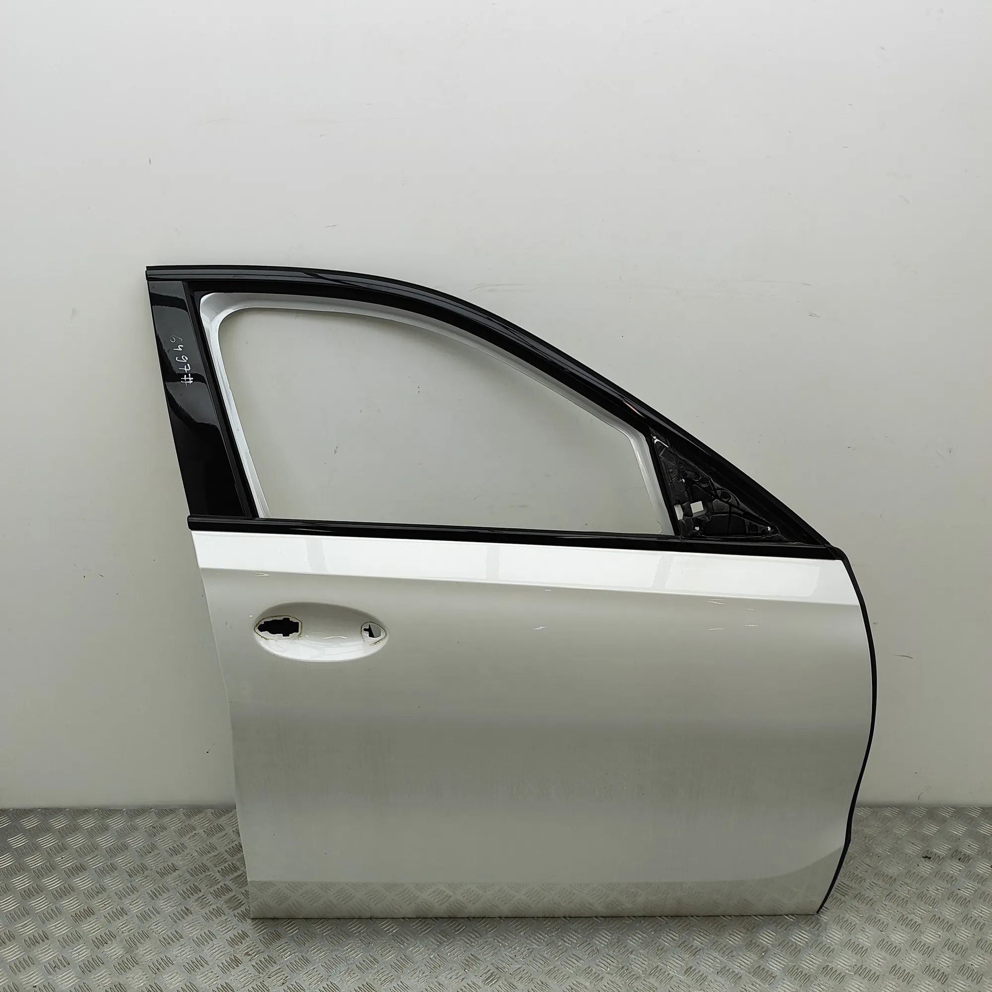 BMW X6 (G06) Front Right Door 8497442 Front Right Door BMW X6G06 (2019-...)

...