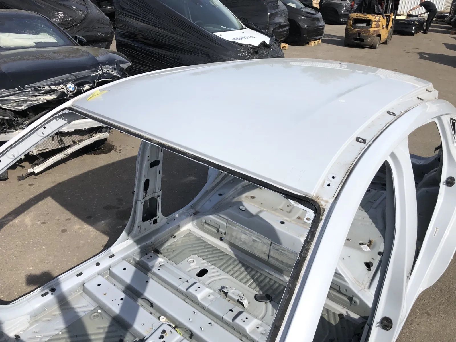 Roof Brand/Model: FORD USA MUSTANG
Year: 2023
Engine...
