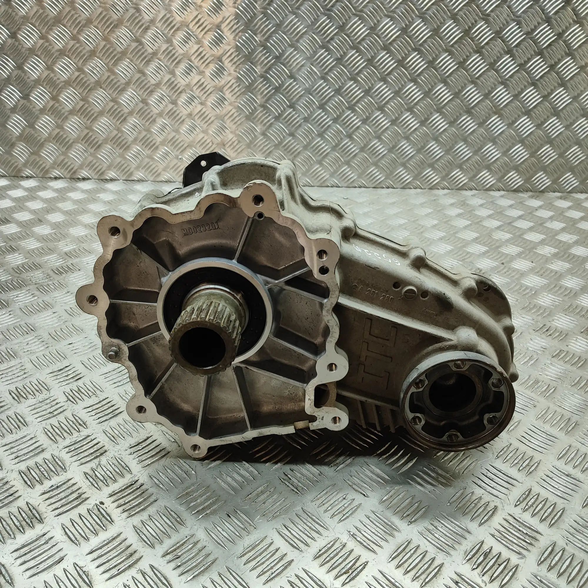 Mercedes-Benz ML / GLE (W166) Transfer case Transfer case — MERCEDES BENZ GLE (W166) (2015-...