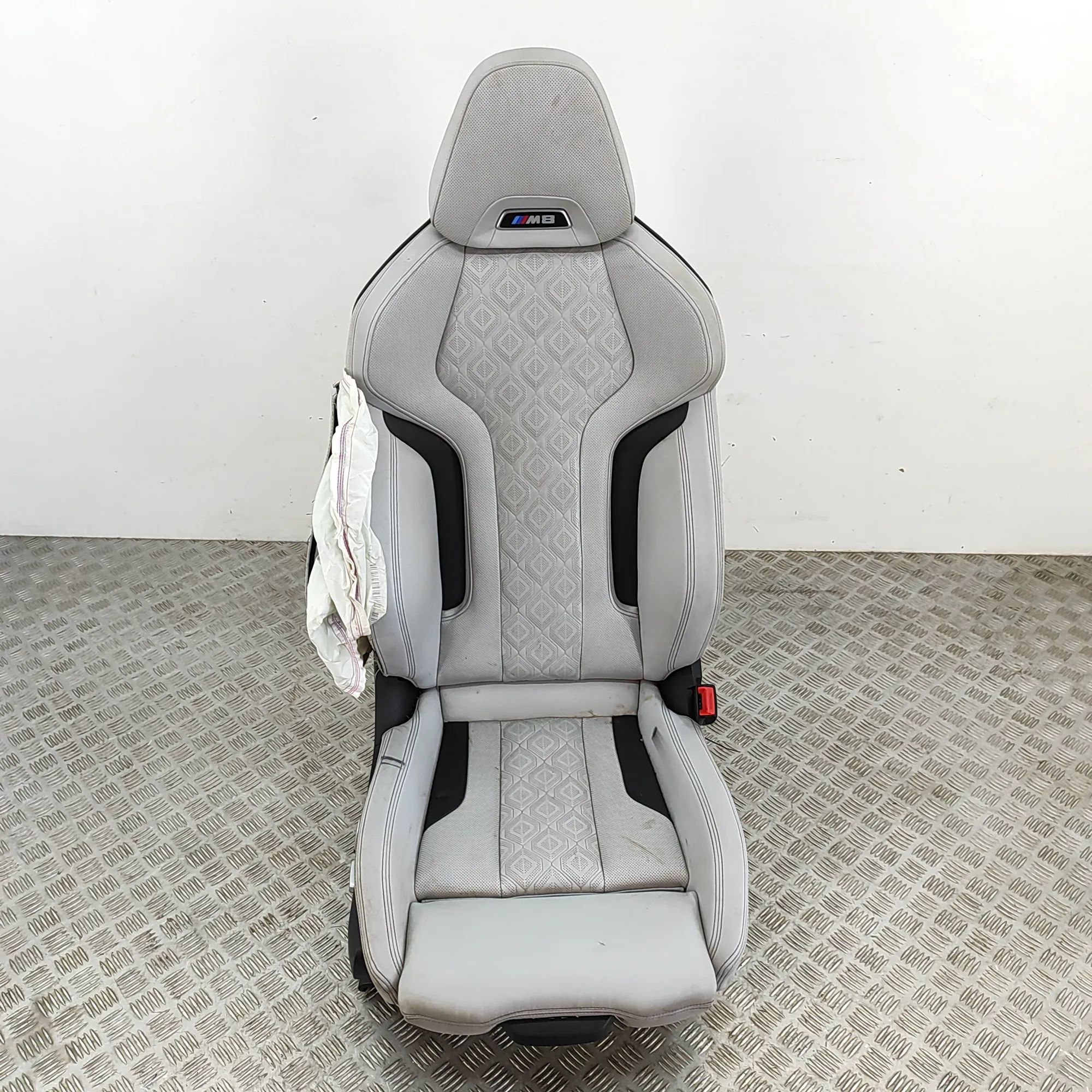 BMW 8 (G15) Front Right Seat 8088323, 8067228 Front Right Seat BMW 8 SERIES ...