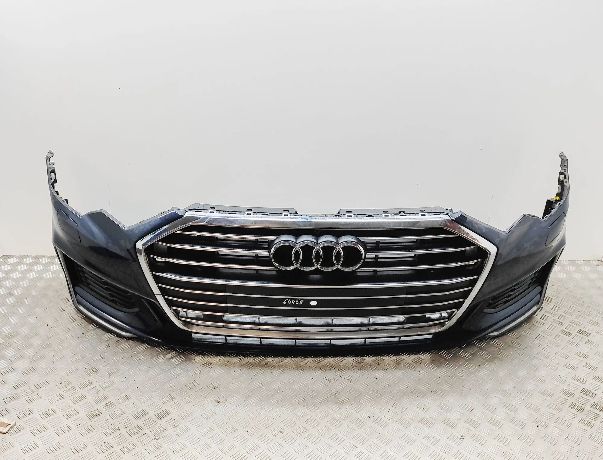 Audi A6 (C8) front bumper 4K0853651B, 4K0807065B Front Bumper AUDI A6 (C8...
