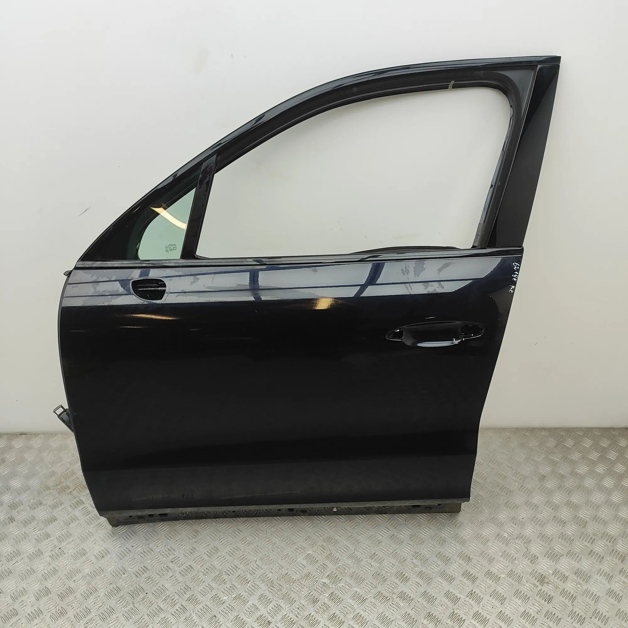 Porsche Cayenne Front Left Door