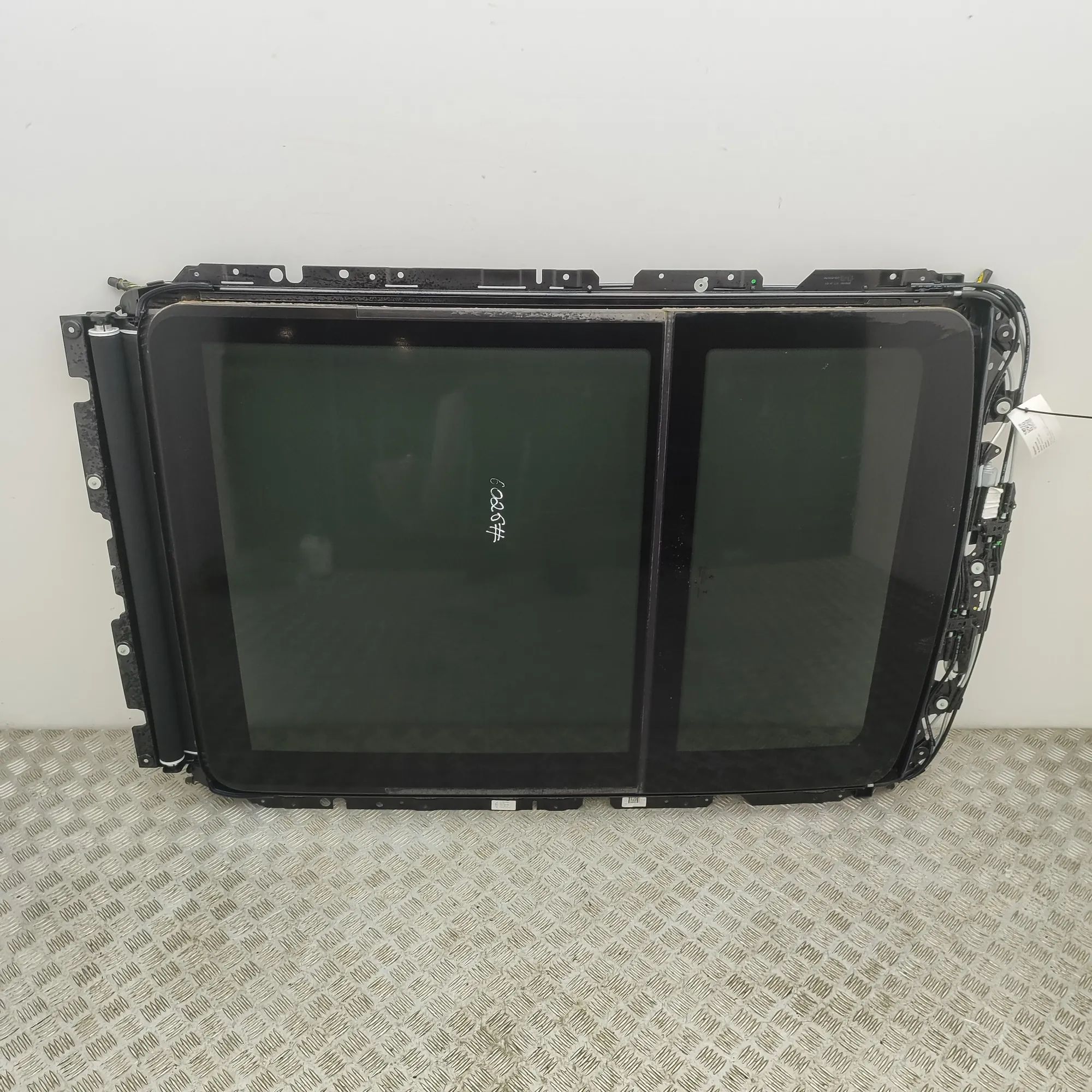 BMW X5 (G05) Люк на крыше 30031372H, 10030661A, 10041604A, 9852147 Sunroo...
