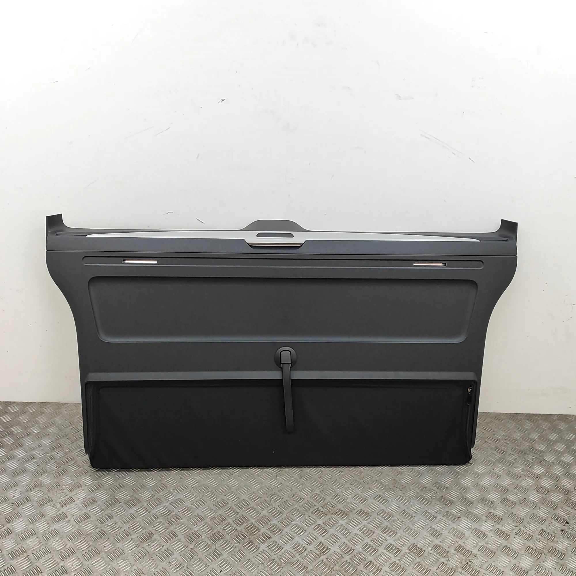 Volkswagen Transporter (T6, Caravelle, Multivan) Tailgate Bootlid Cover Trim 7E7867602M Tailgate Bootlid Cover Trim VW TRANS...