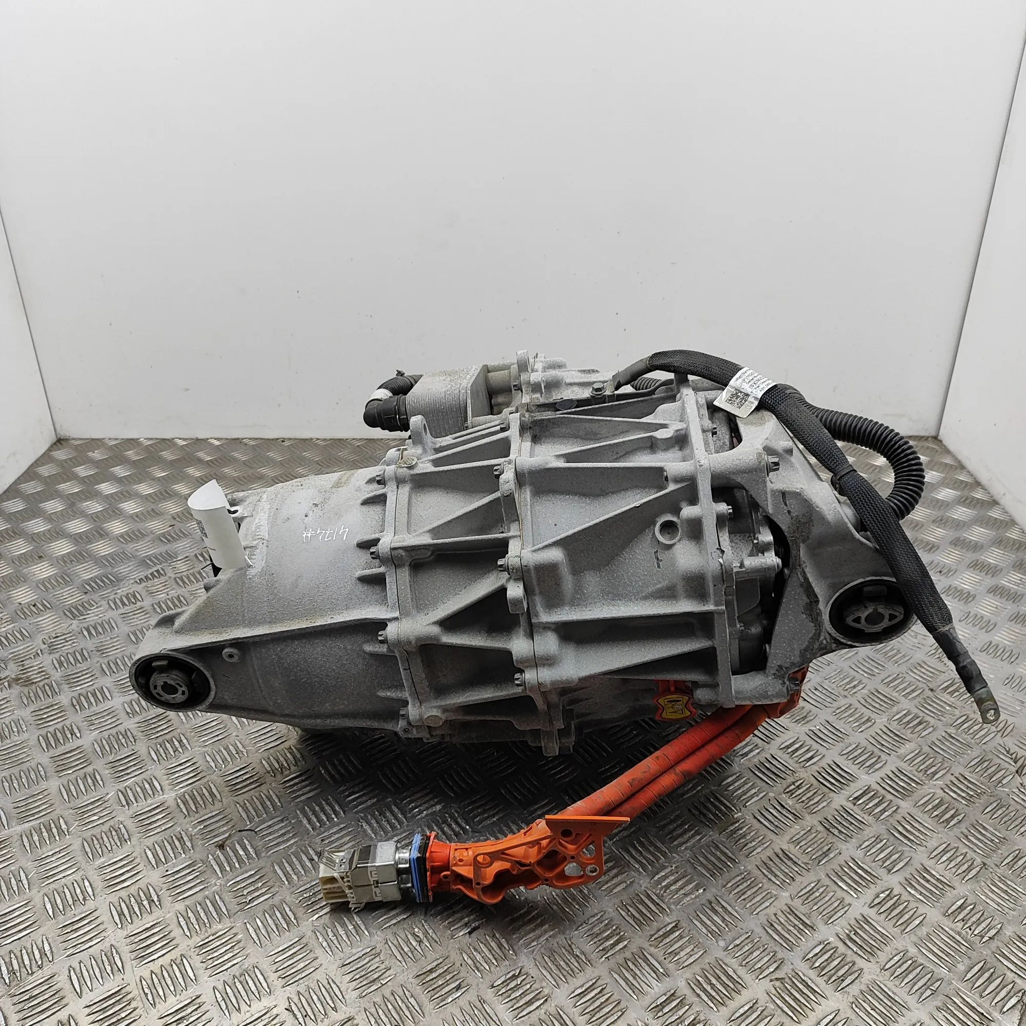 Tesla Model Y Electric motor EV 1587780-00-B Electric motor EV TESLA MODEL Y (2...
