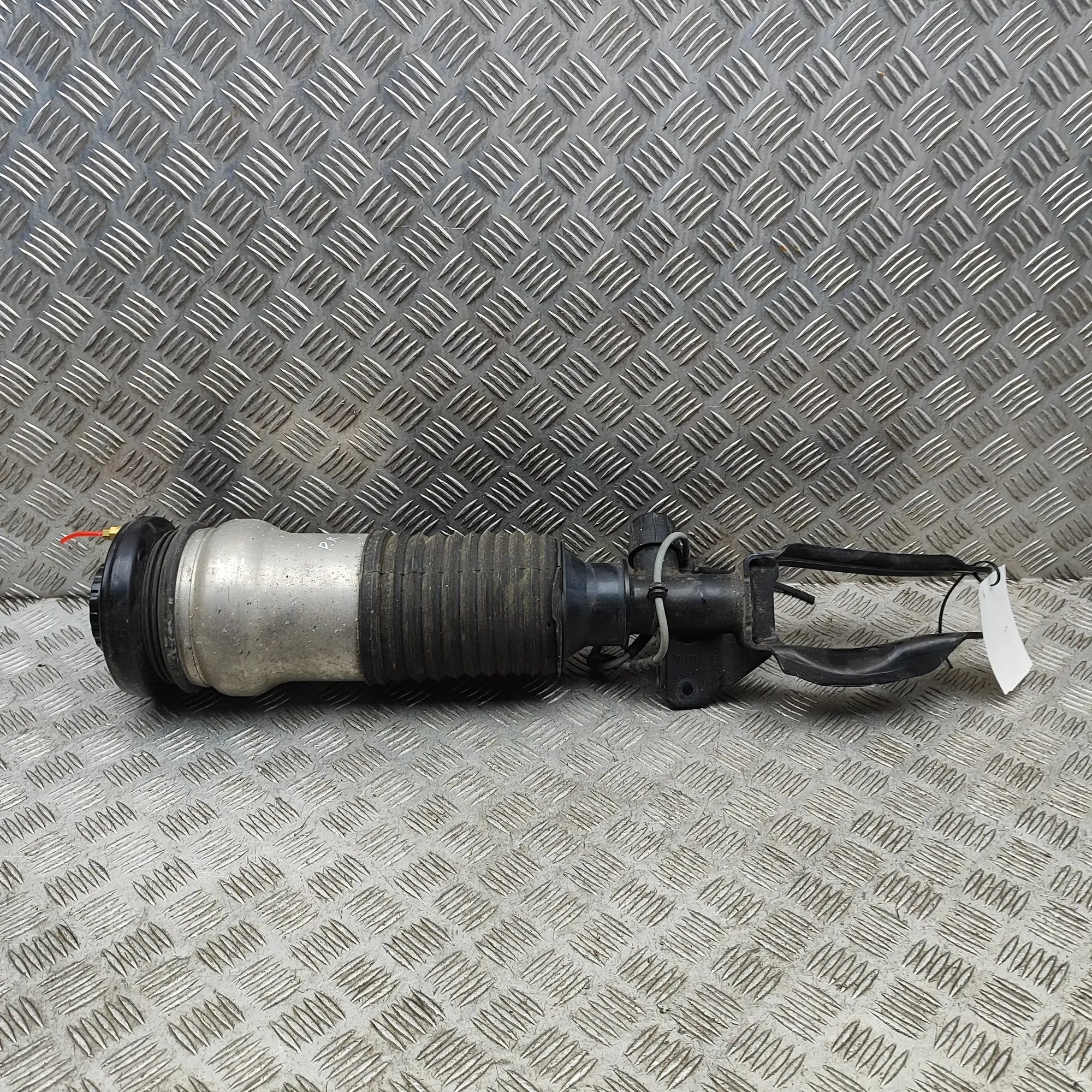 Porsche Macan (XAB) Front Left Air Shock Absorber
