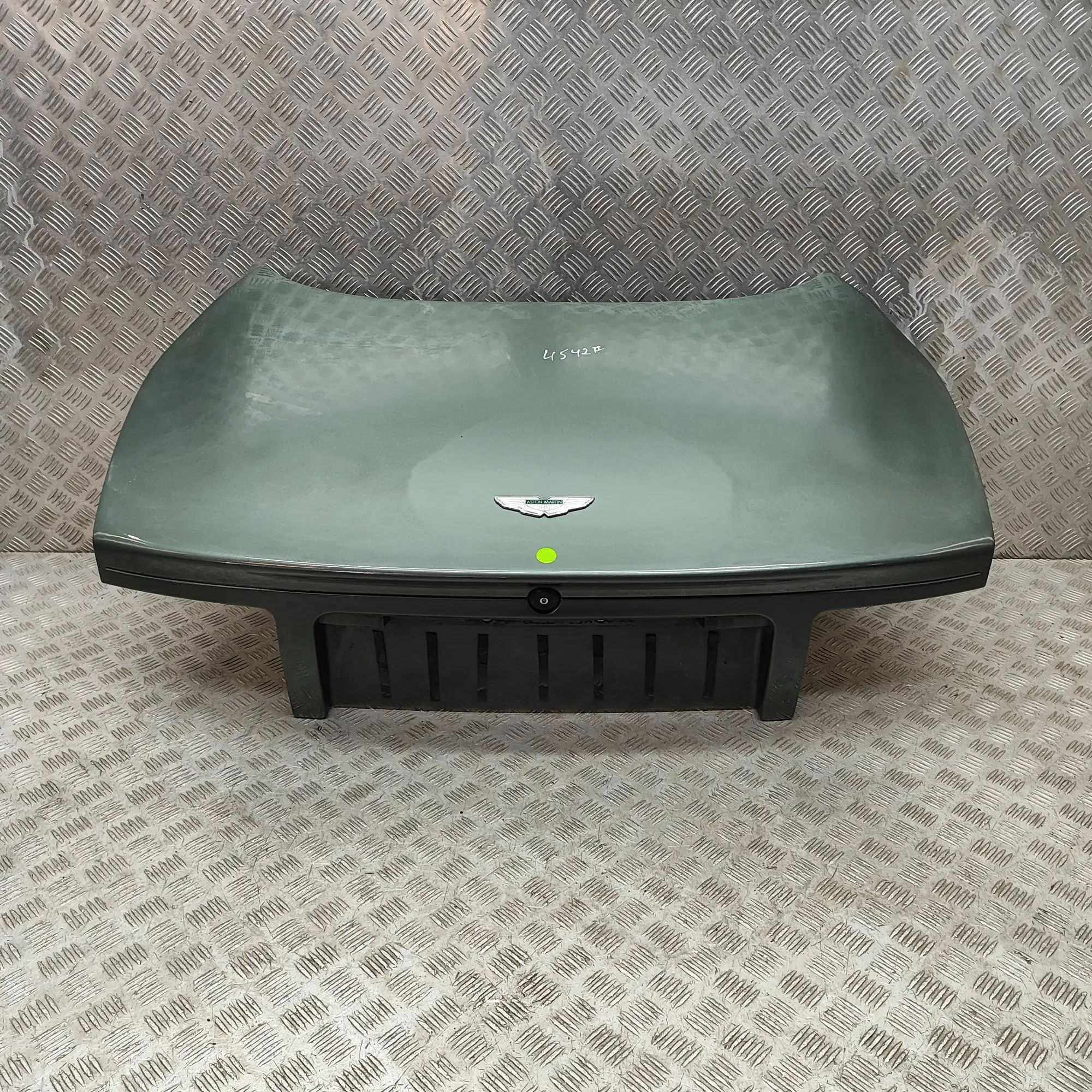 Tailgate Bootlid Brand/Model: ASTON MARTIN DB7
Year: 1995
Engine...