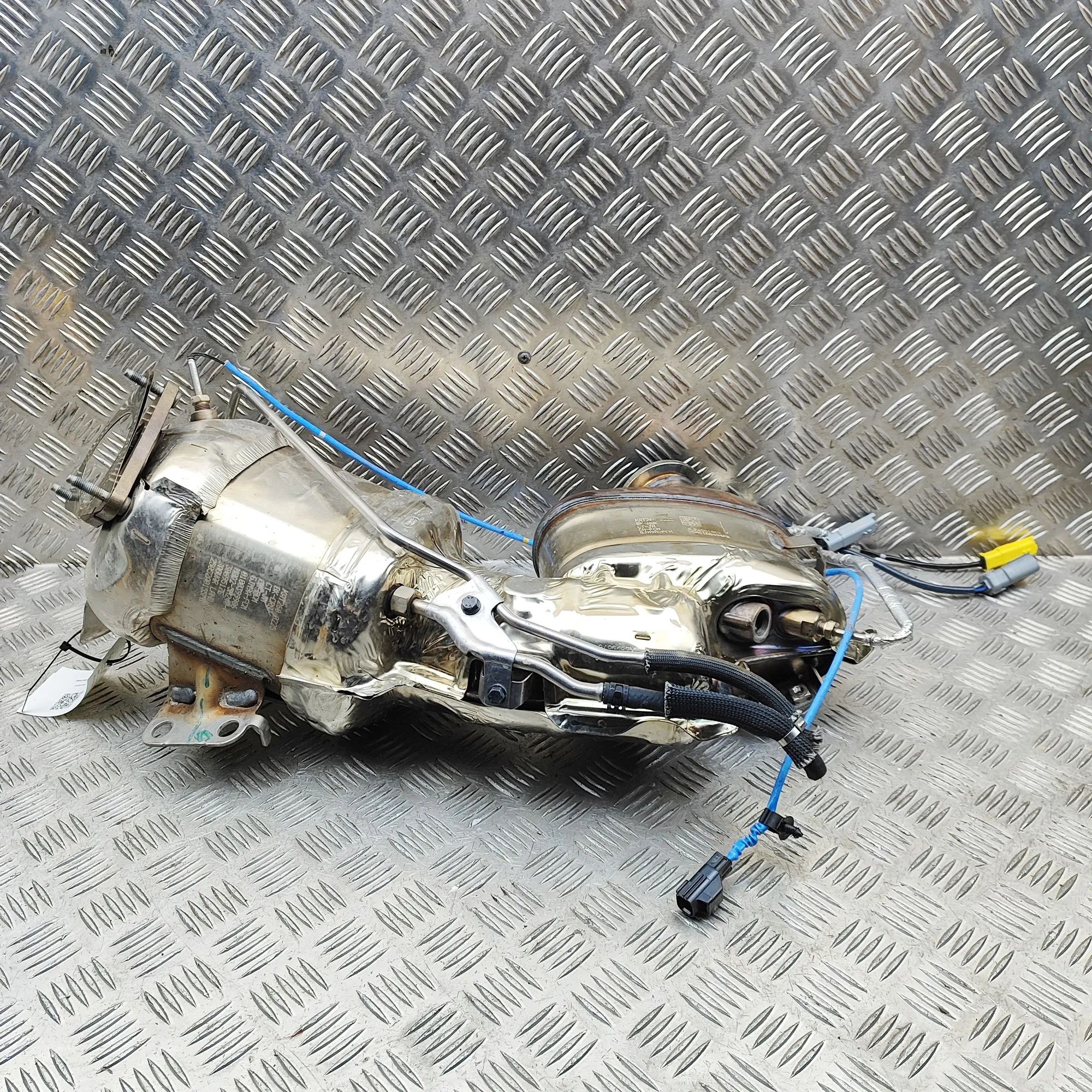 Land Rover Range Rover Evoque Catalyst Converter M8D2-5H240-AC Catalyst Converter LAND ROVER RAN...