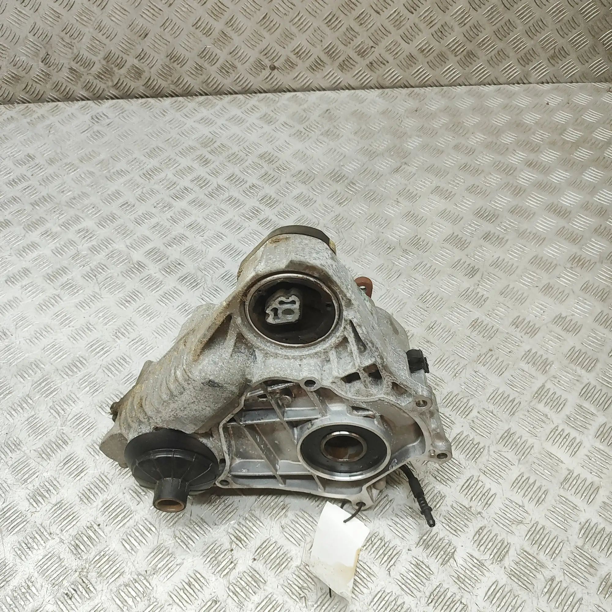BMW 4 (G22 / G23 / G26)  Jakovaihteisto 5A67B84, 7888873, 6860533 Transfer Box BMW 4 SE...