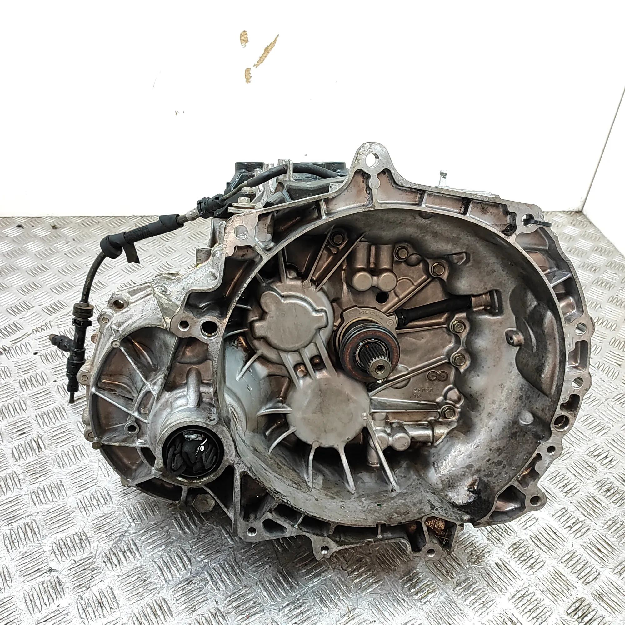 Land Rover Range Rover Evoque Gearbox J9C3-7002-BC Gearbox LAND ROVER RANGE ROVER EVO...
