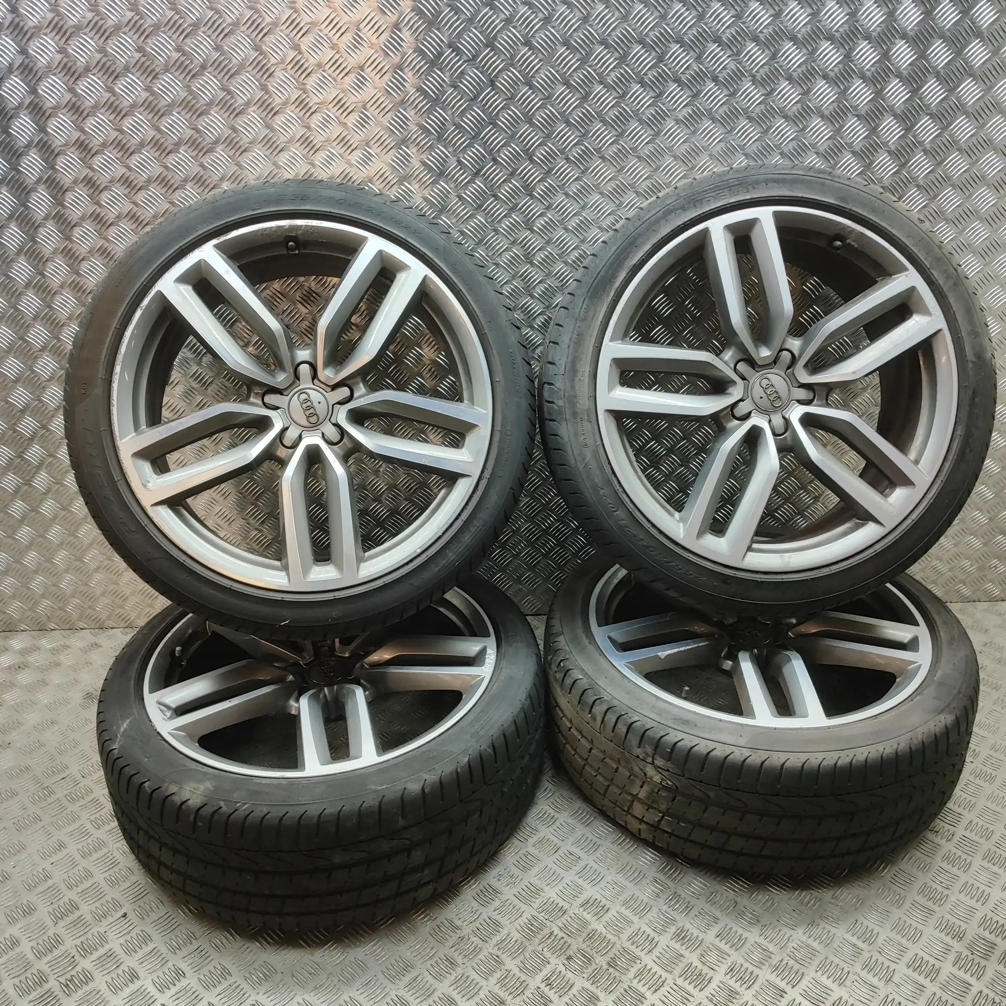 Audi Q5 (8R) Alloy Wheel Set 8R0601025AM Alloy Wheel Set AUDI Q5 (8R) (2008-...