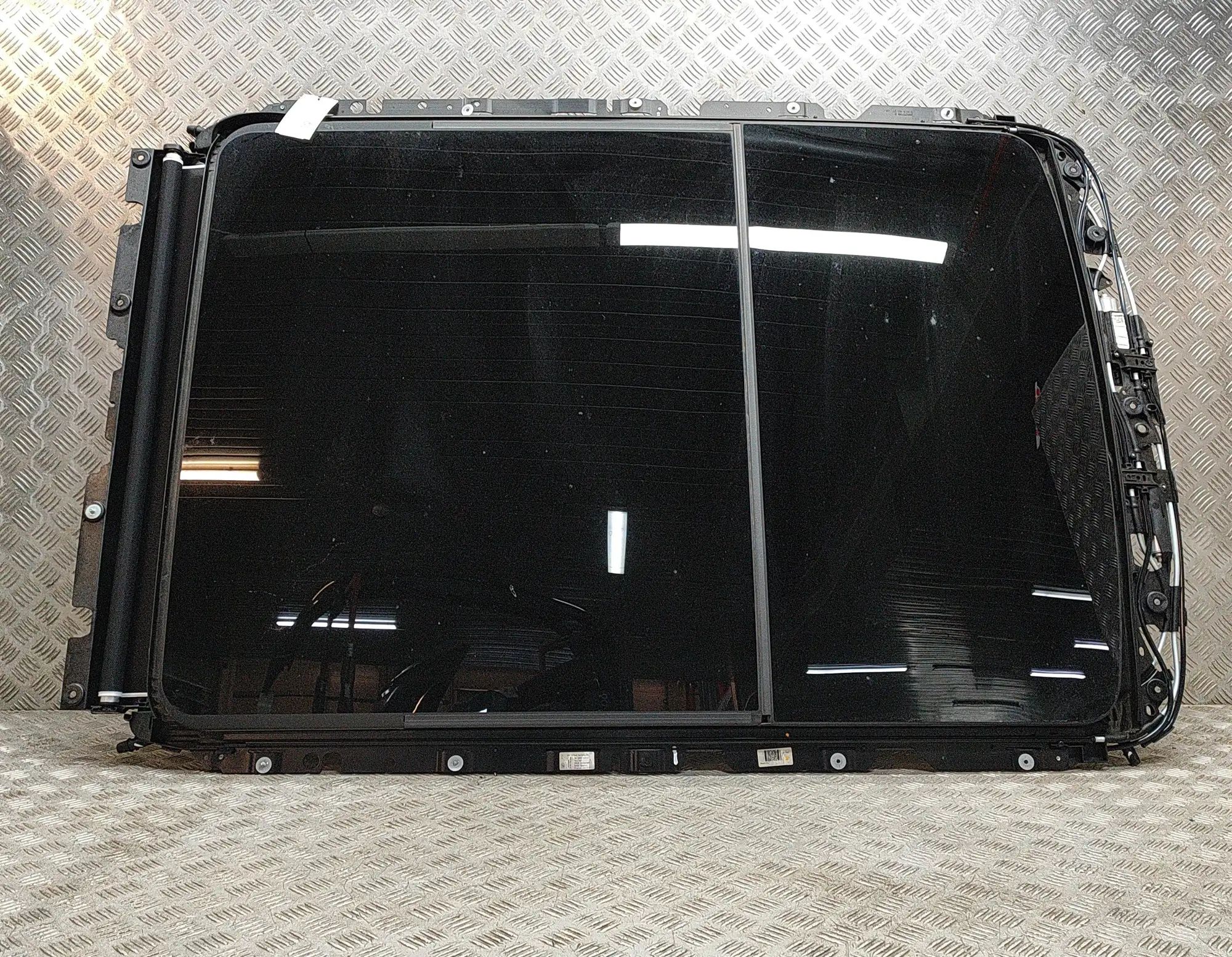 BMW X5 (G05) Kattoluukku 0000004590, 10041604A, 10030661A, 0000004533, 9...