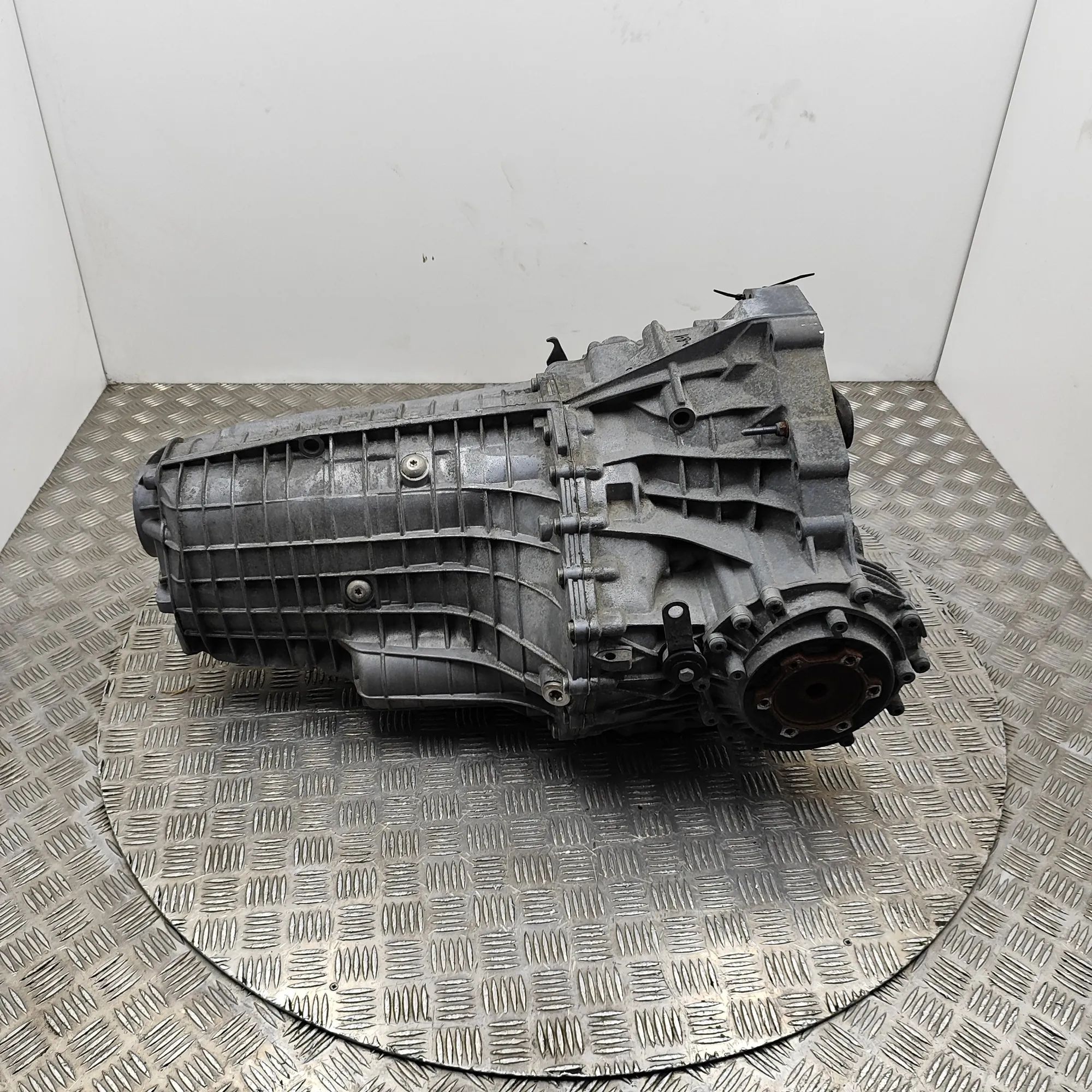 Audi A4 (B9) Gearbox SJR Gearbox AUDI A4 (Avant 8W5, B9) (2015-...)
...