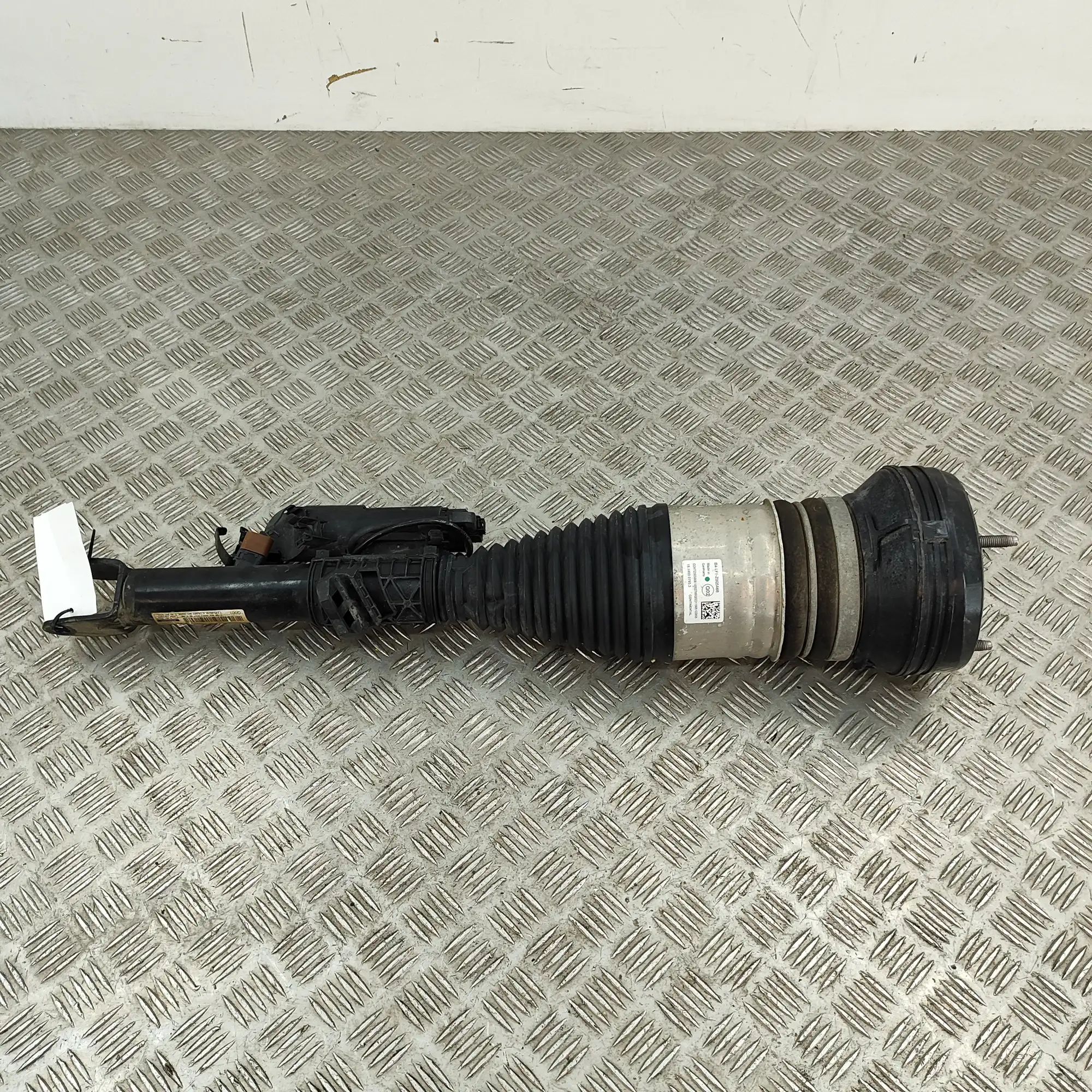Mercedes-Benz EQS (V297 / X296) Front Right Air Shock Absorber A2973202601, B4-LF1-Z005A68 Front Right Air Sho...