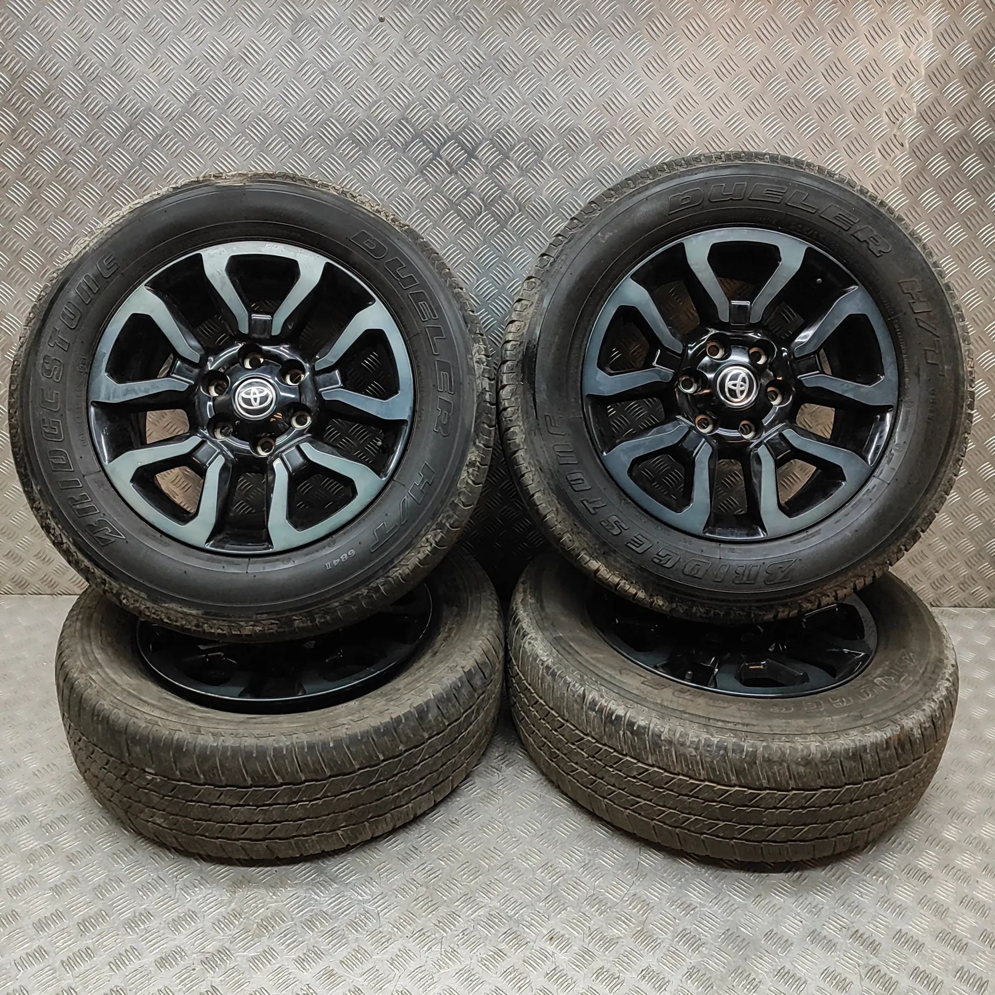 Toyota Hilux Alloy Wheel Set 42611-YP080 Alloy Wheel Set TOYOTA HILUX (VII P...