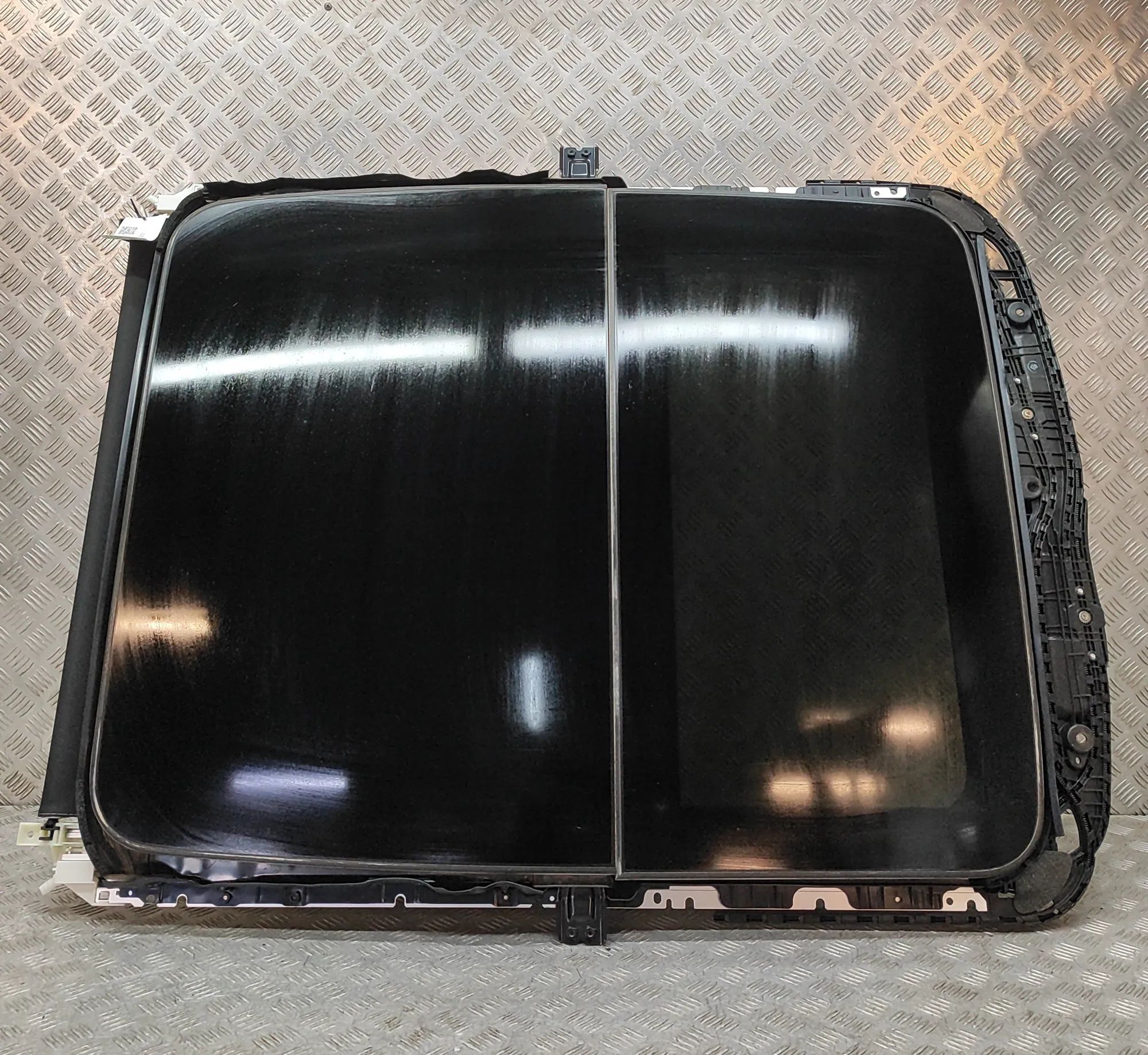 Nissan Ariya Katuseluuk, klaasist 91604-5MP1A, 91306-5MP1A, 91250-5MP1A, 91210-5M...