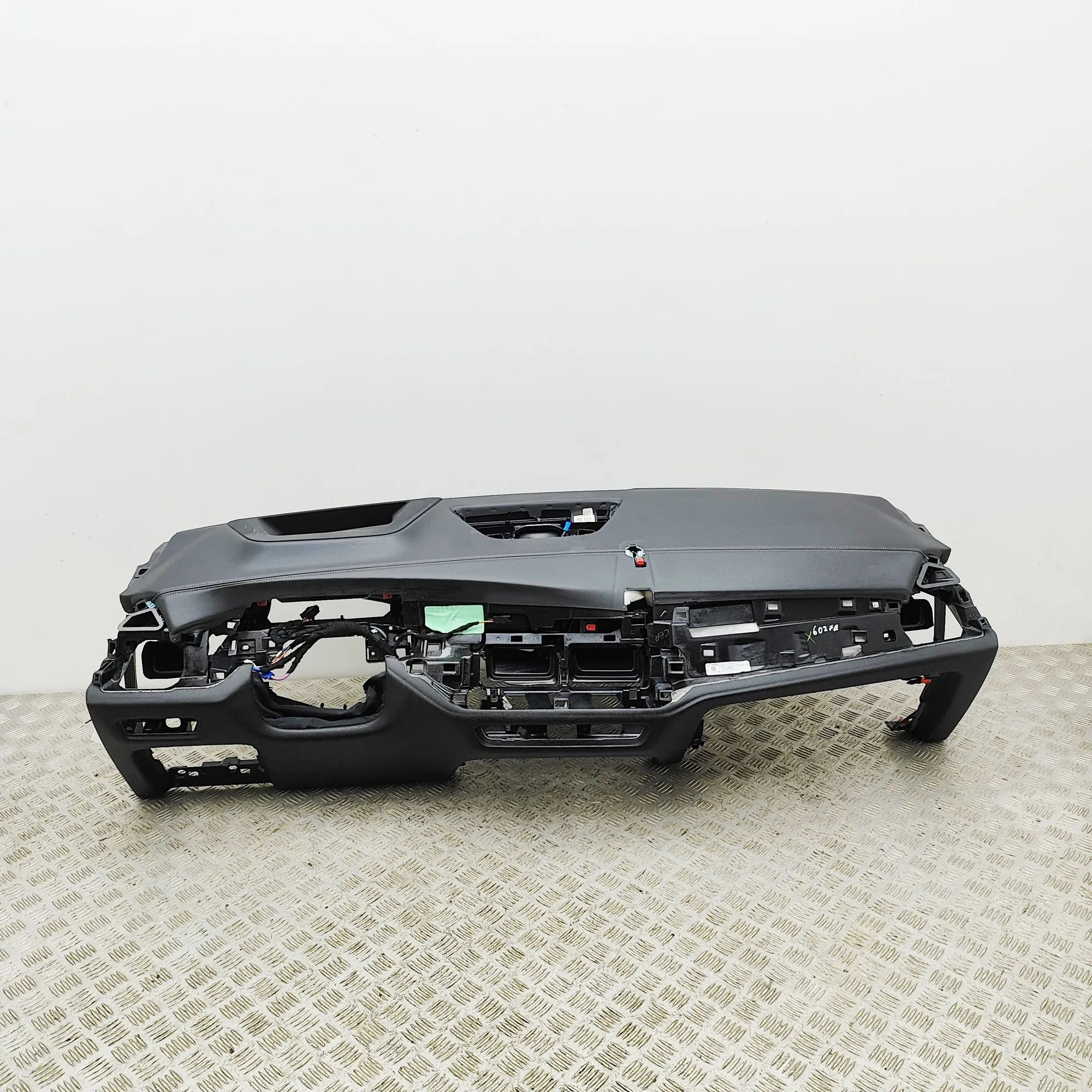 BMW X6 (G06) Dashboard 9634918 Dashboard BMW X6G06 (2019-...)

Part co...