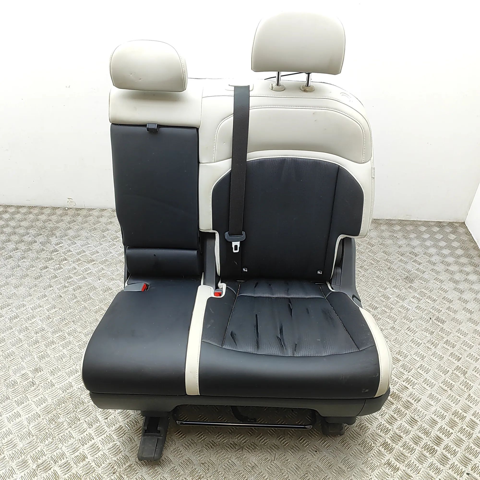 Kia EV9  Rear seat 89150-DO650, 89350-DO620, 89130-DO650RBQ Rear S...
