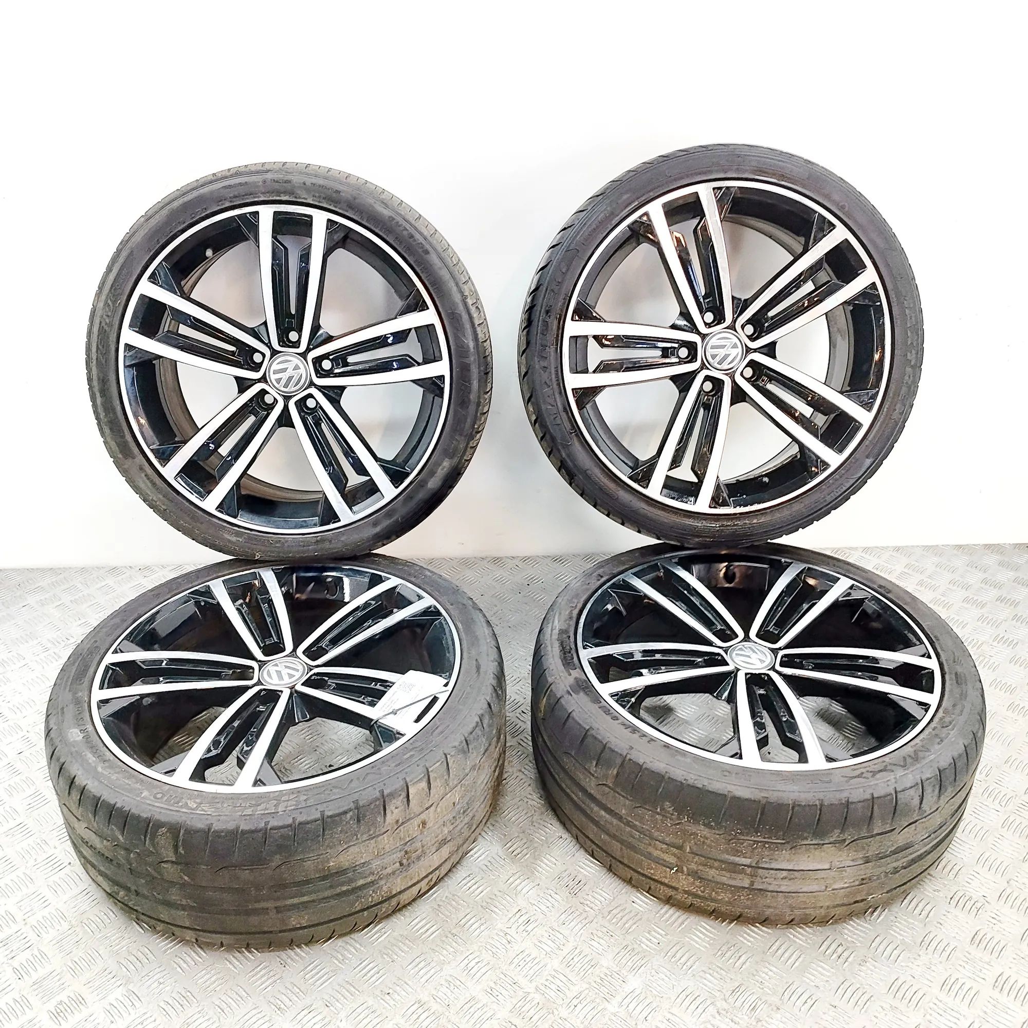 Volkswagen Golf 7 Alloy Wheel Set 5G0601025CM Alloy Wheel Set VW GOLF (VII 5G1, B...
