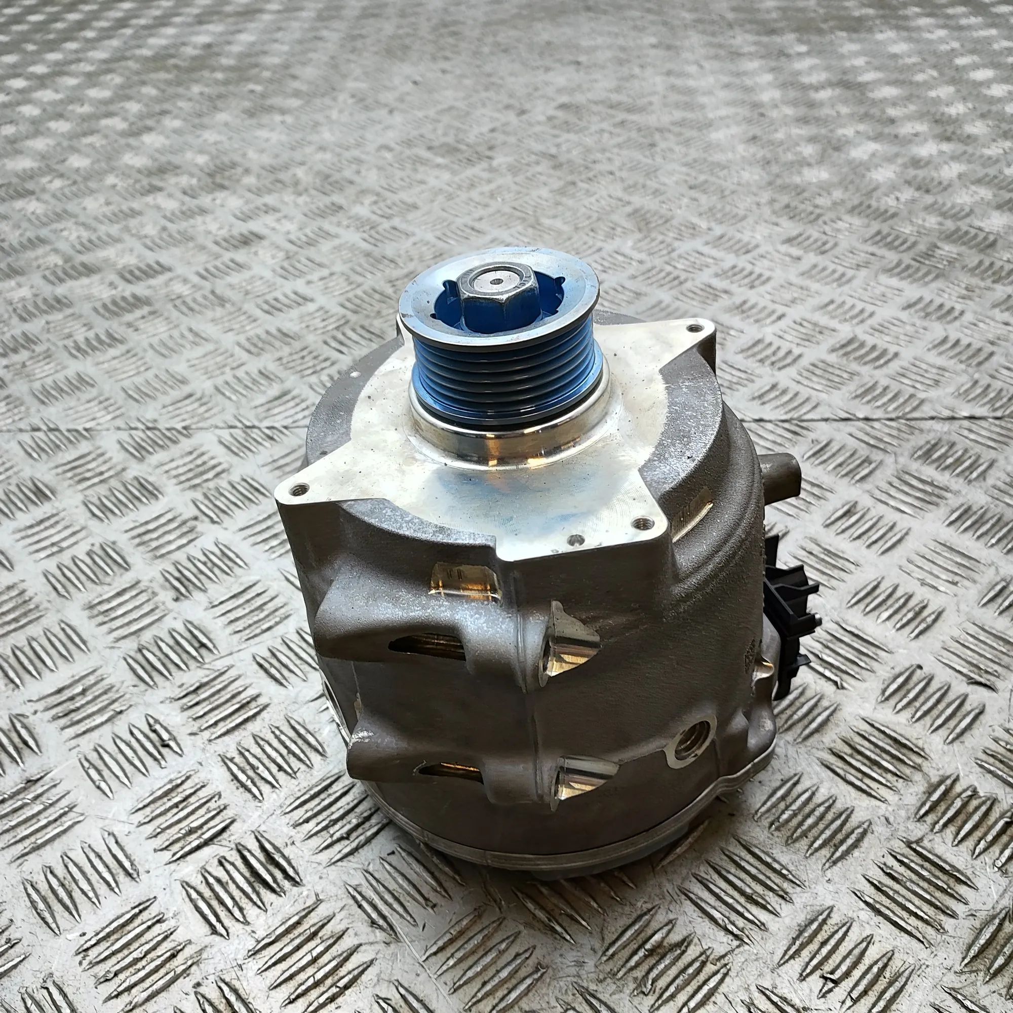 Audi Q7 (4L) Alternator Generator 4N1903028C Alternator Generator AUDI Q7 (4M) (2...