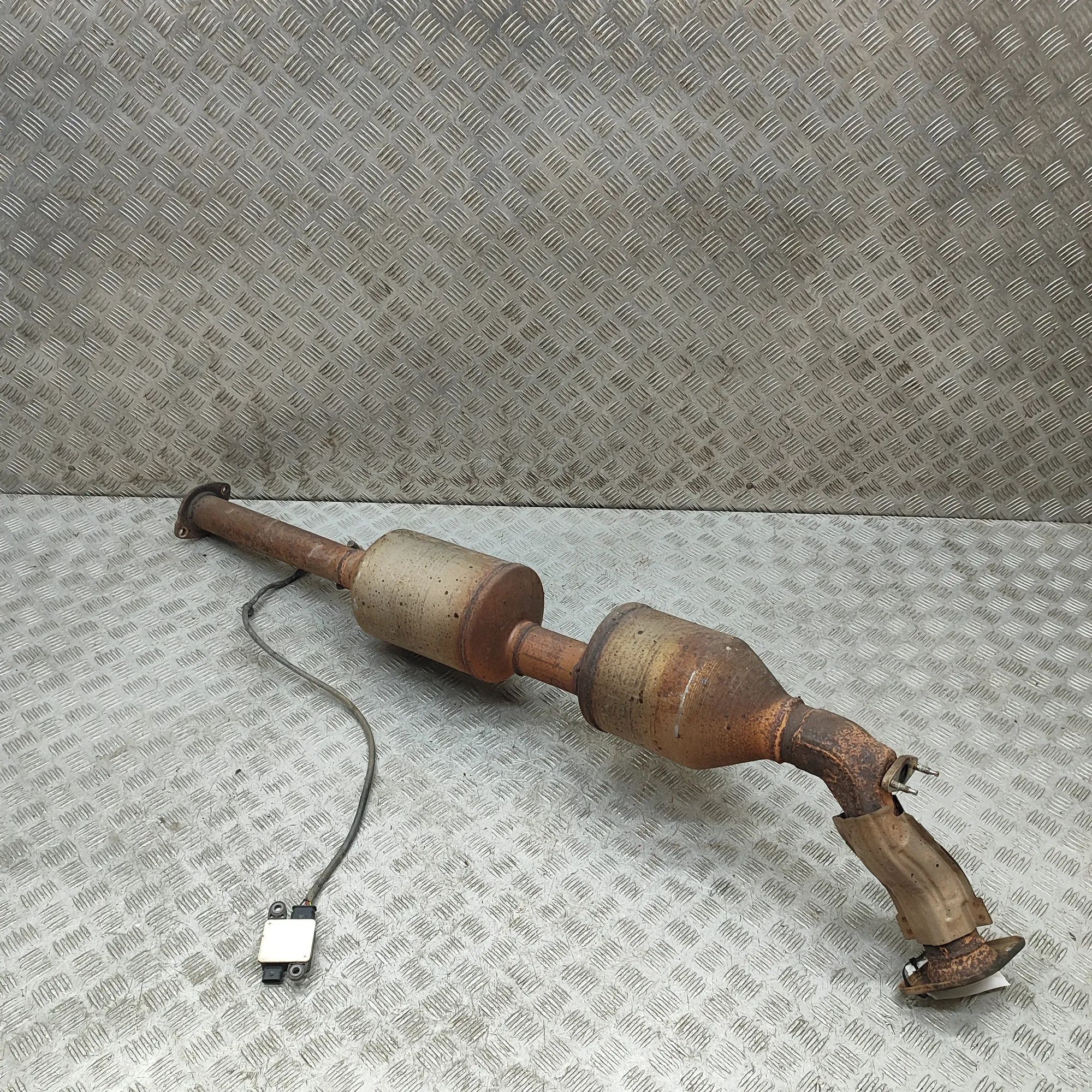 Toyota Hilux Catalyst Converter 12770-24136, 894A0-71011, 17410-0E050 Catalyst ...