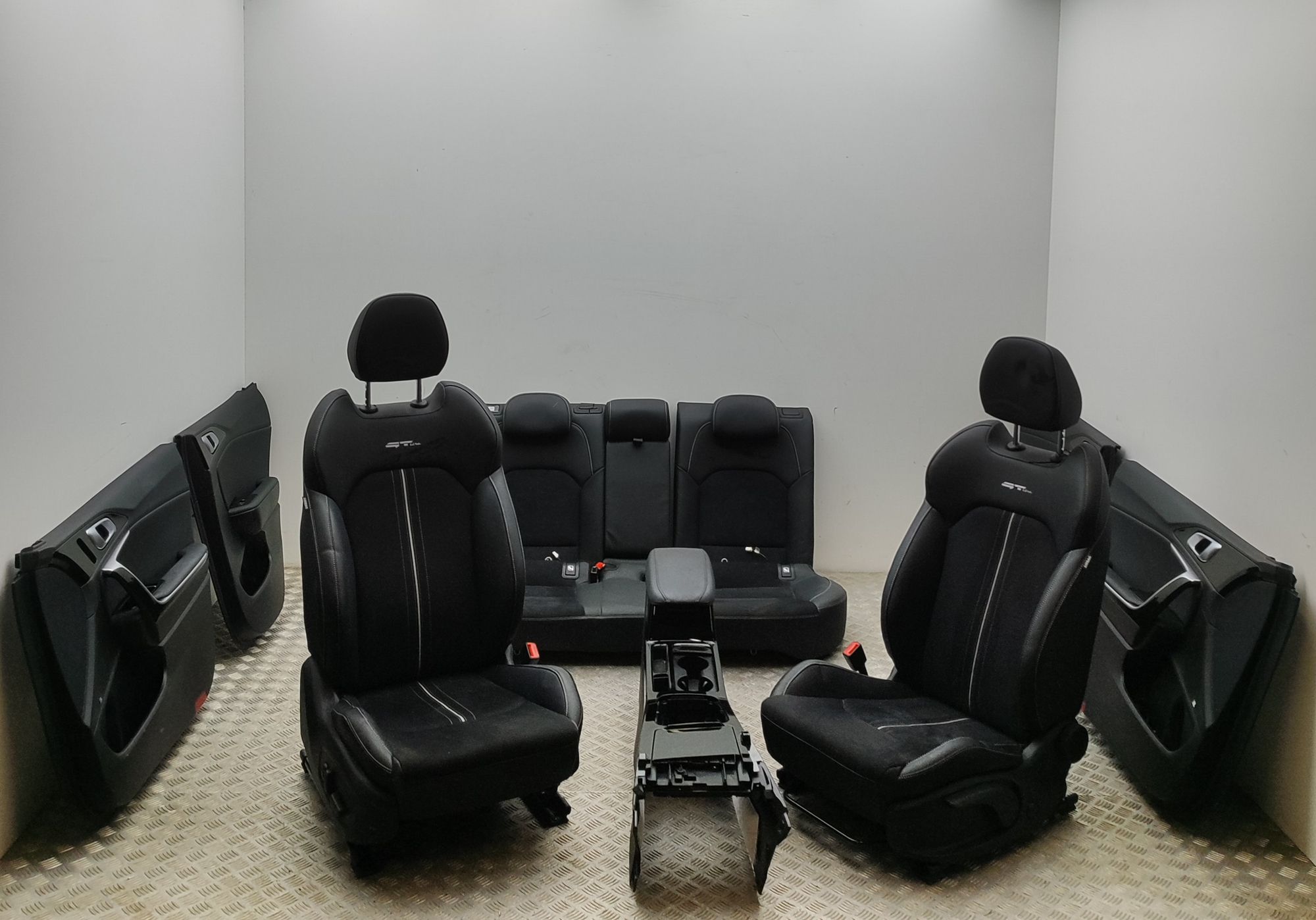 Kia Ceed (CD) Interior Seats W/ Door Cards Kit 82332-J7010, 82342-J7030, 83302-J7842, 83301-J7...