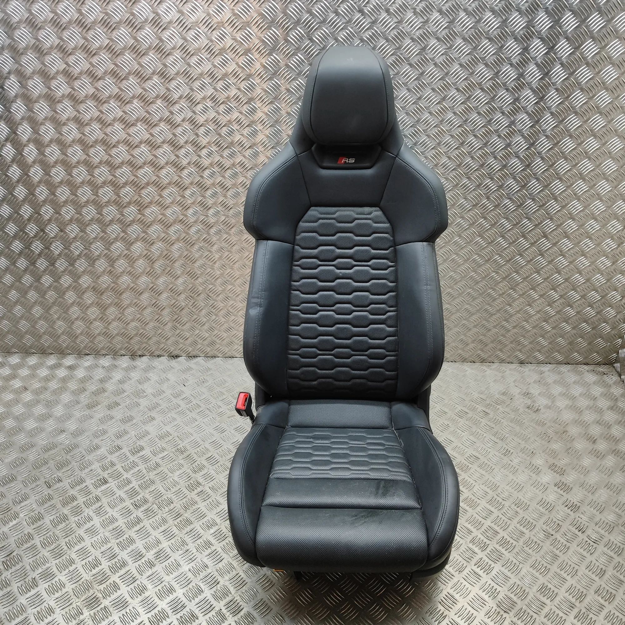 Audi e-tron GT (FW) Front Left Seat 4J3881805C Front Left Seat AUDI E-TRON GT (Salo...