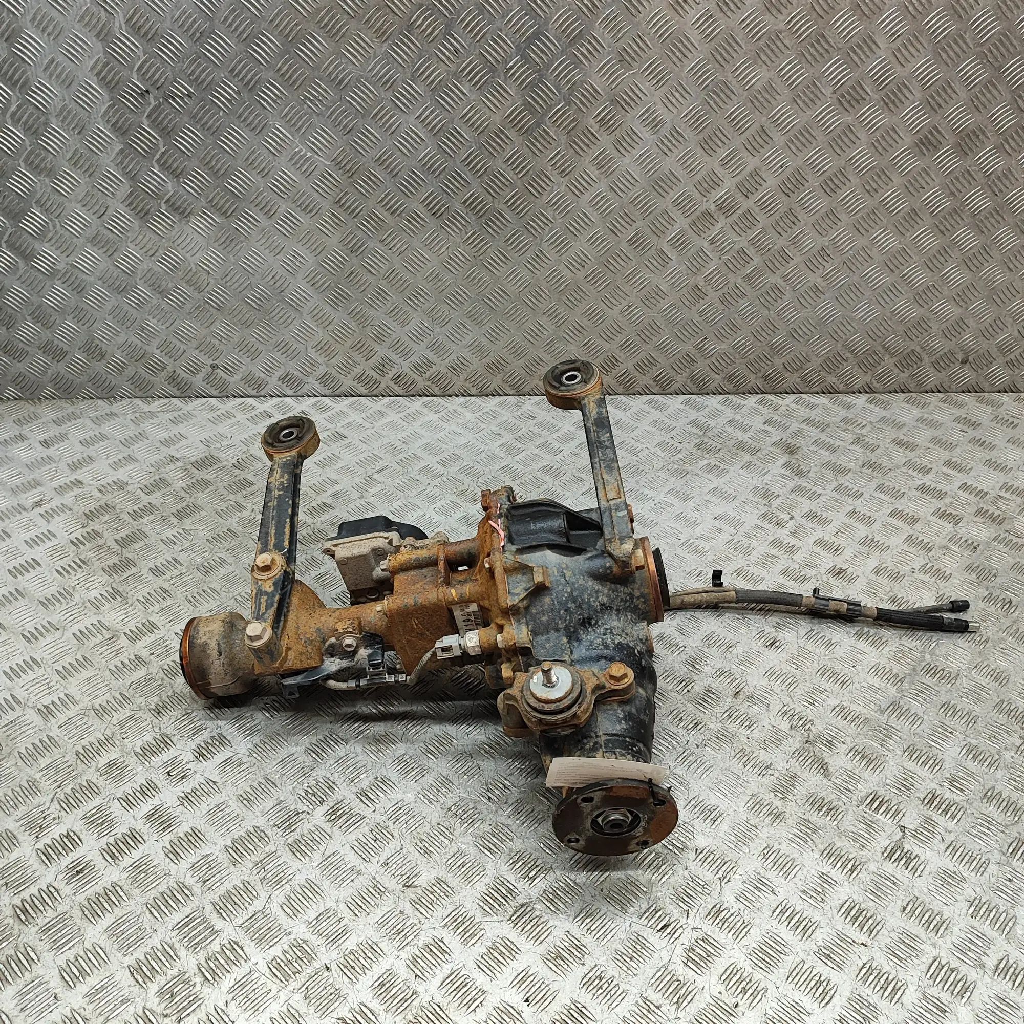 Toyota Hilux etutasauspyörästö 41110-0KA80 Front Differential TOYOTA HILUX (VI...